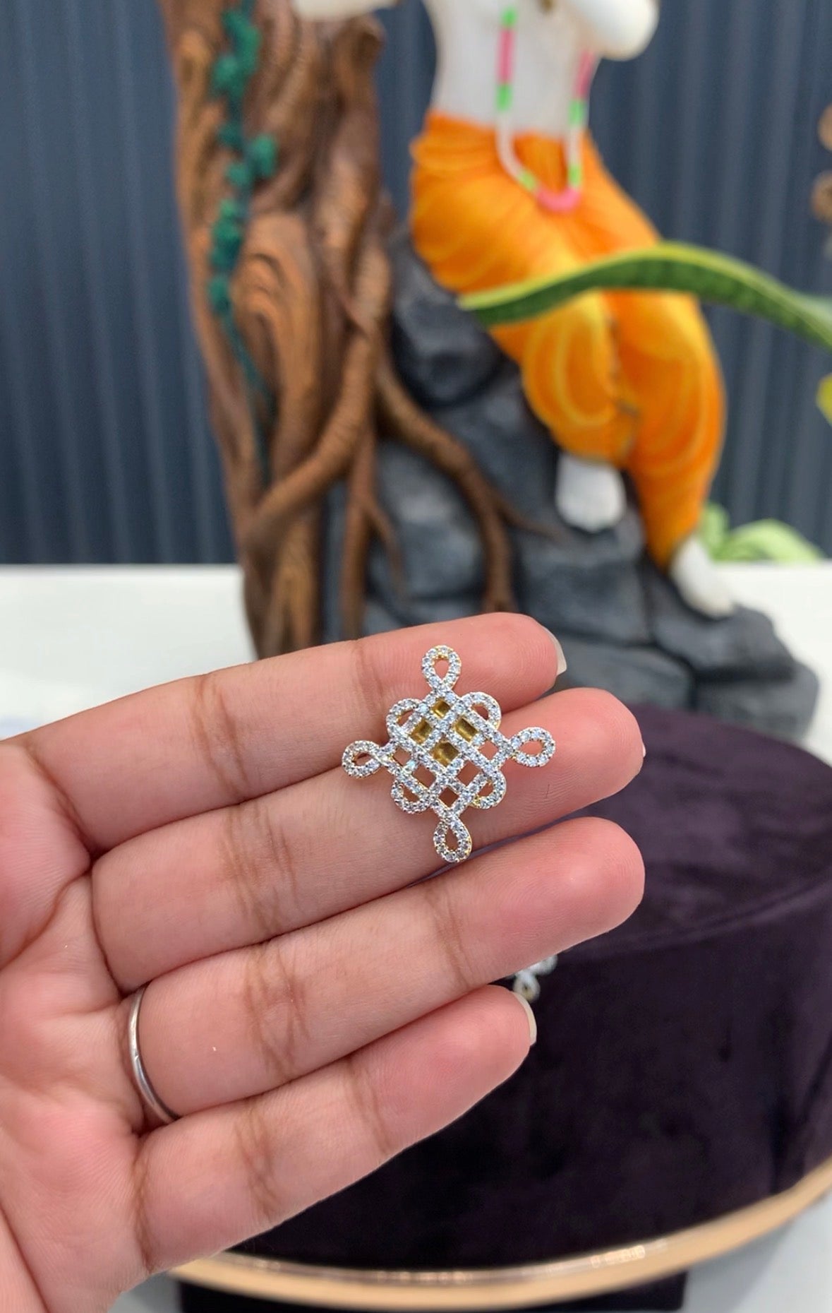 Beautiful pendant set with earrings