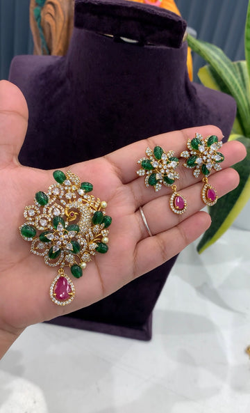 Beautiful pendant set with earrings and back hook