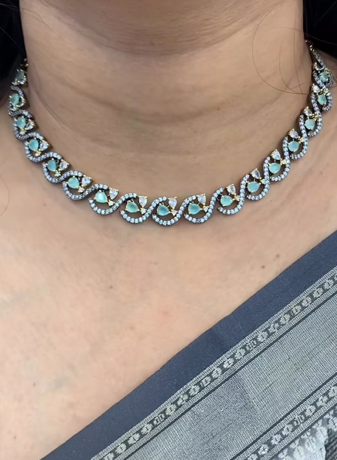 Beautiful party wear necklace