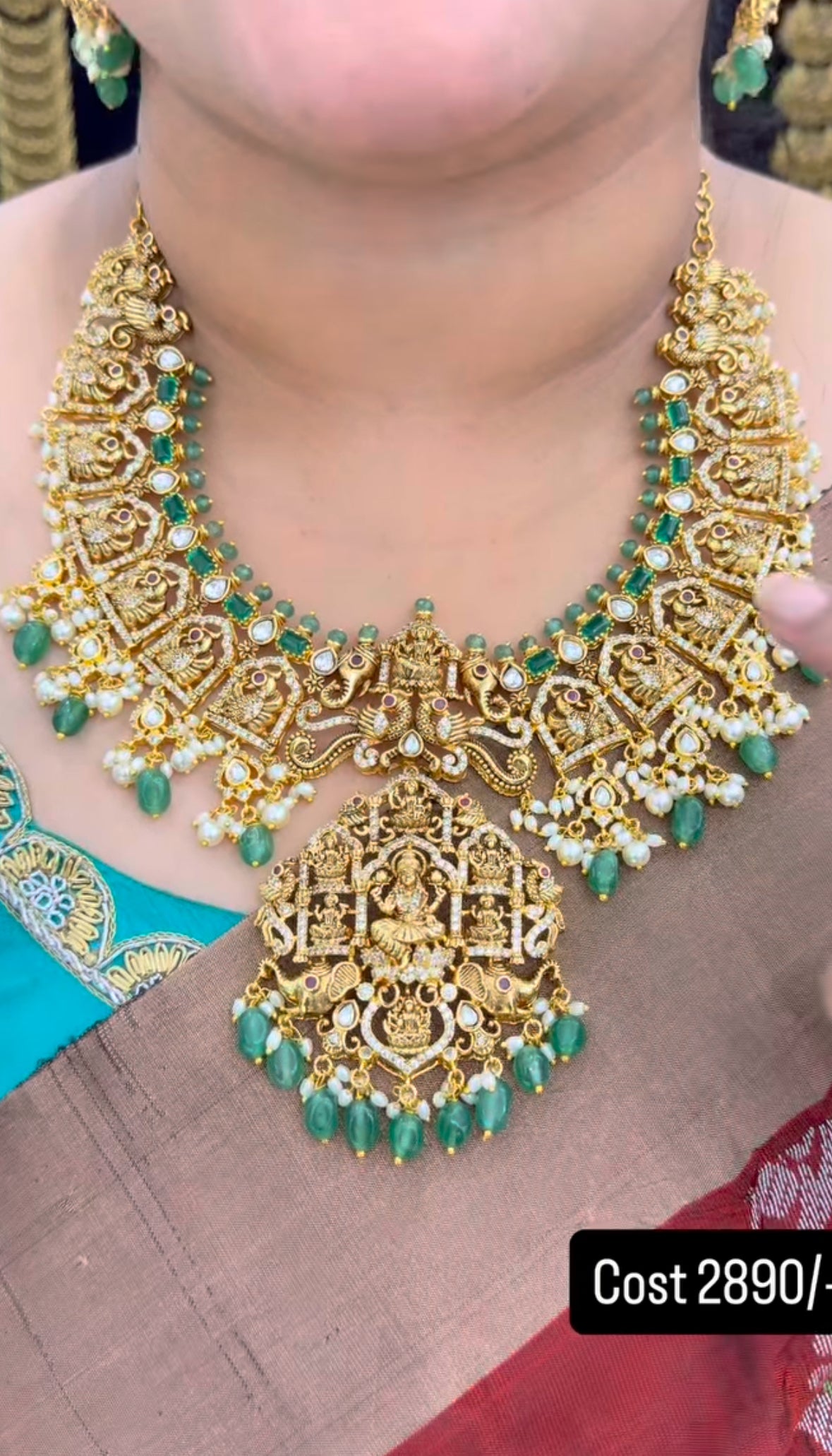 Beautiful heavy chocker type neckset
