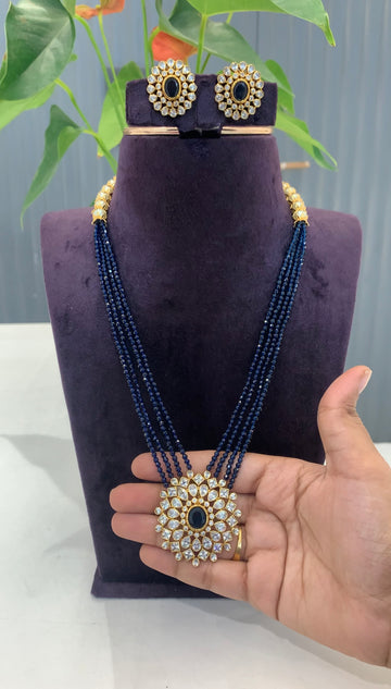 Beautiful Loket set with beads