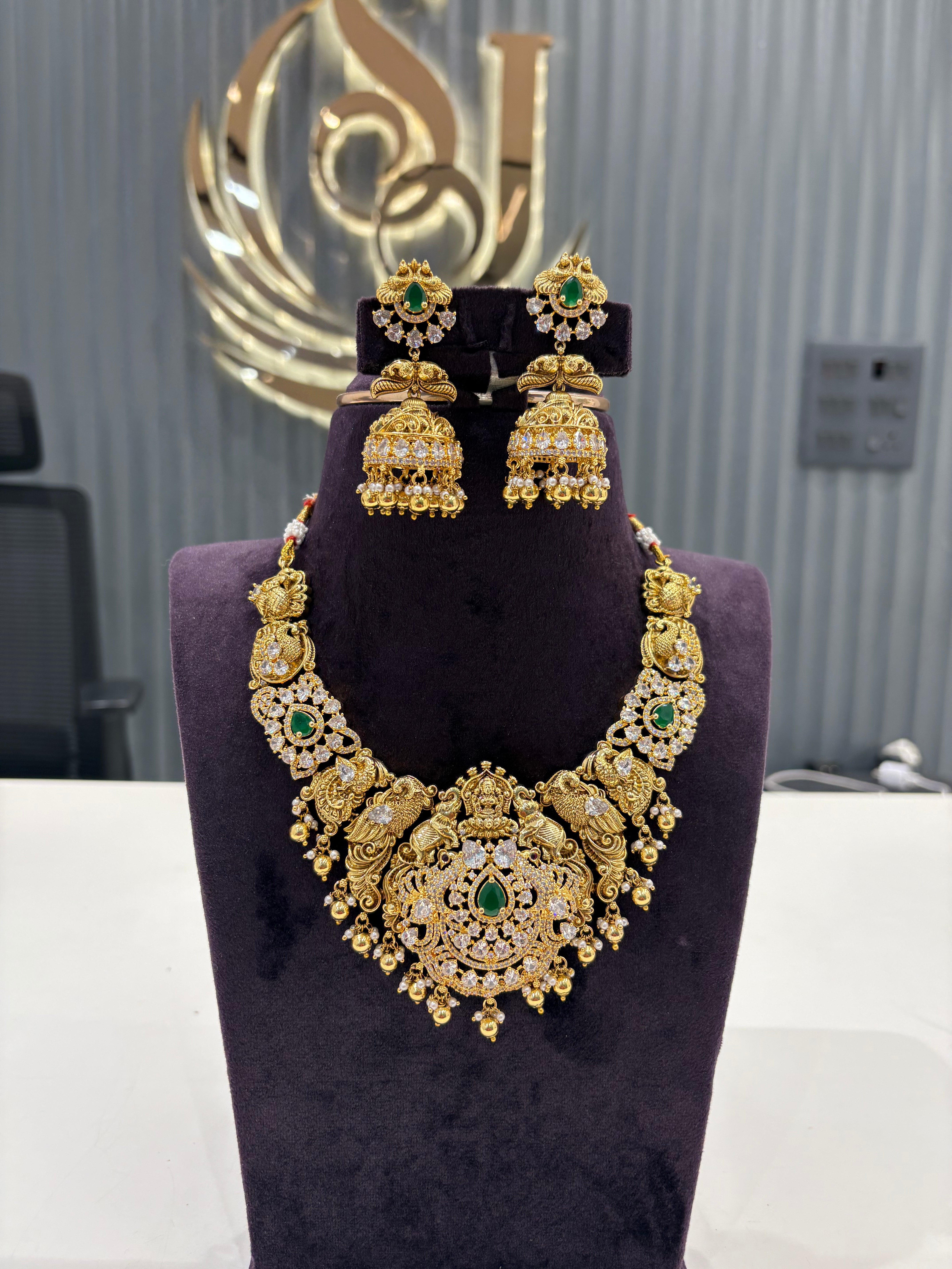 Beautiful nakshi 3D short necklace