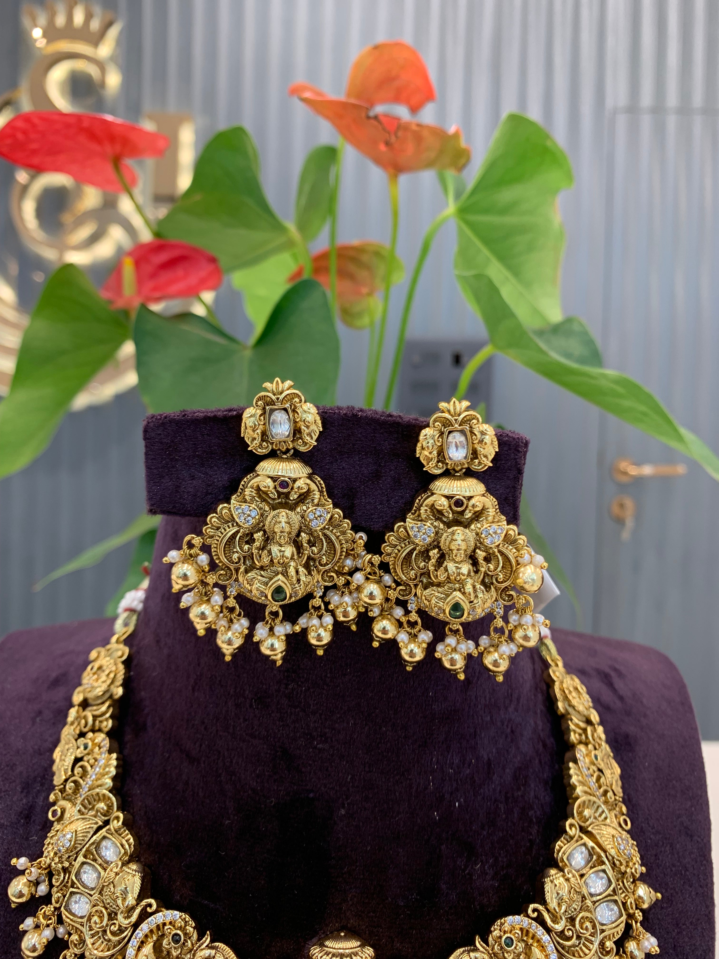 Beautiful 3D kundhan set