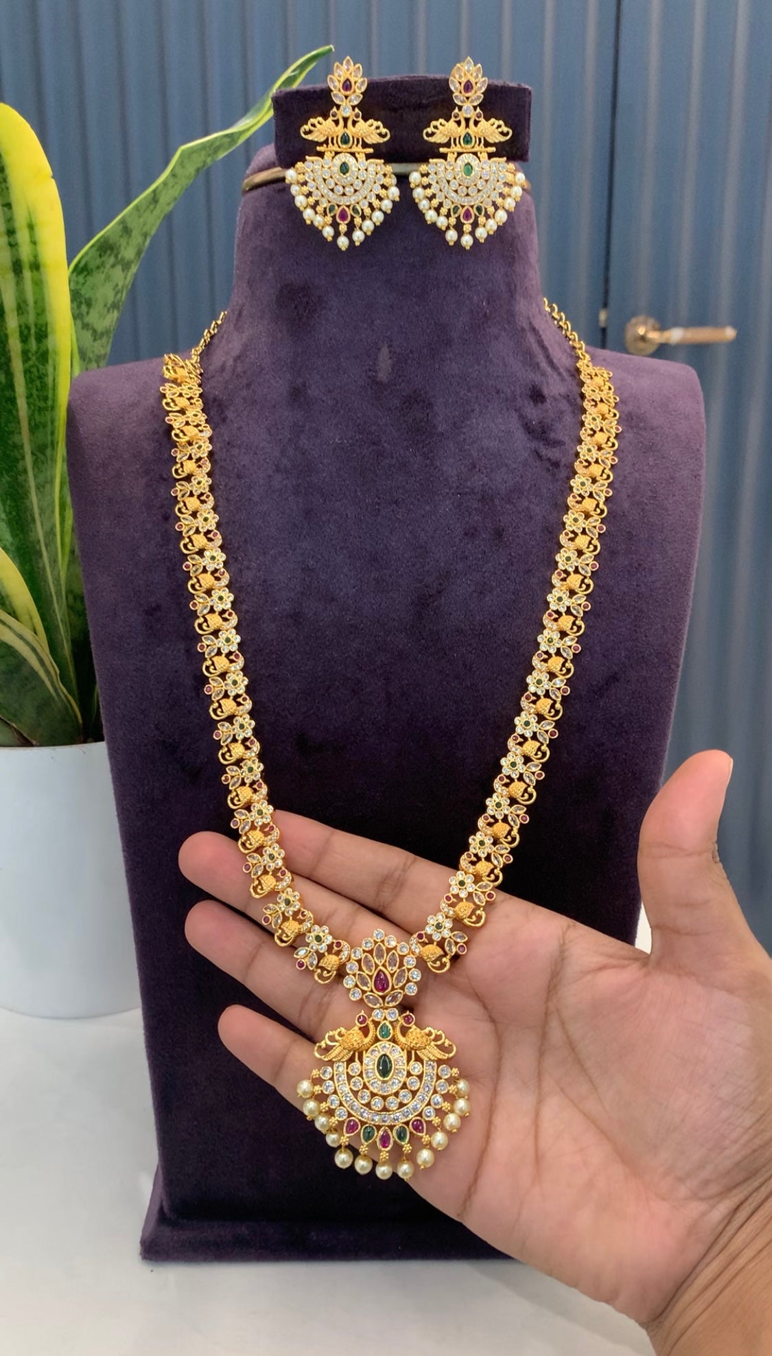 Beautiful CZ UNCUT STONE Haram