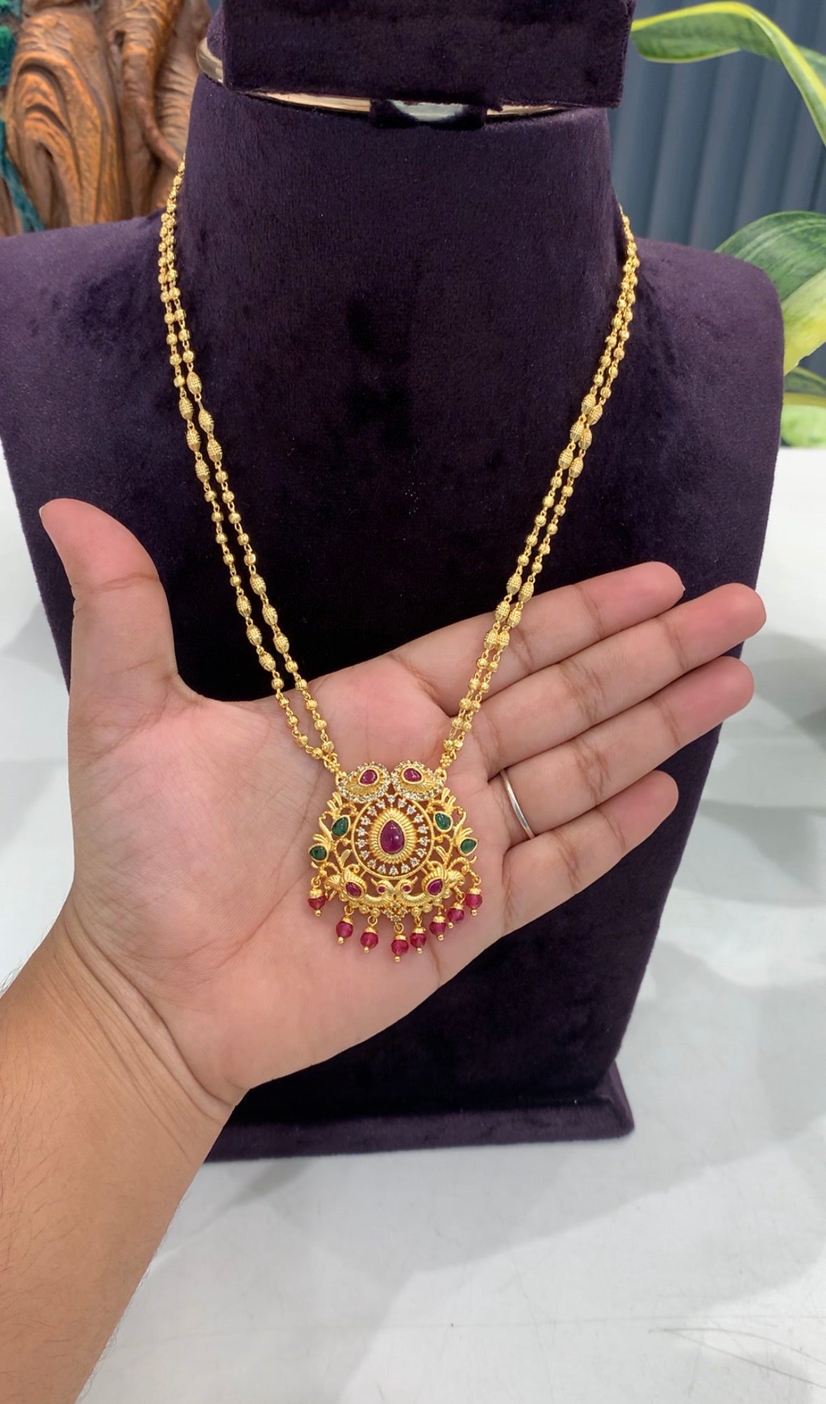 Beautiful gold replica chain 18 inchs