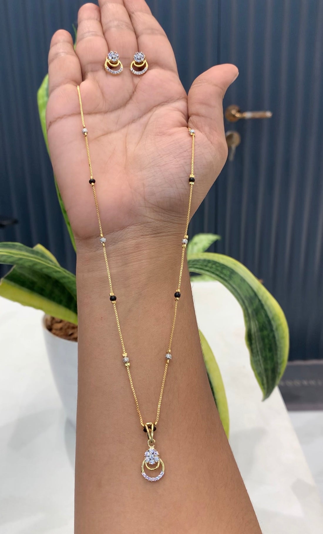 Beautiful simple pendant set with 18 inchs fancy blackbeads