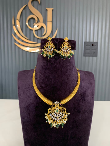 Beautiful Kanti style necklace