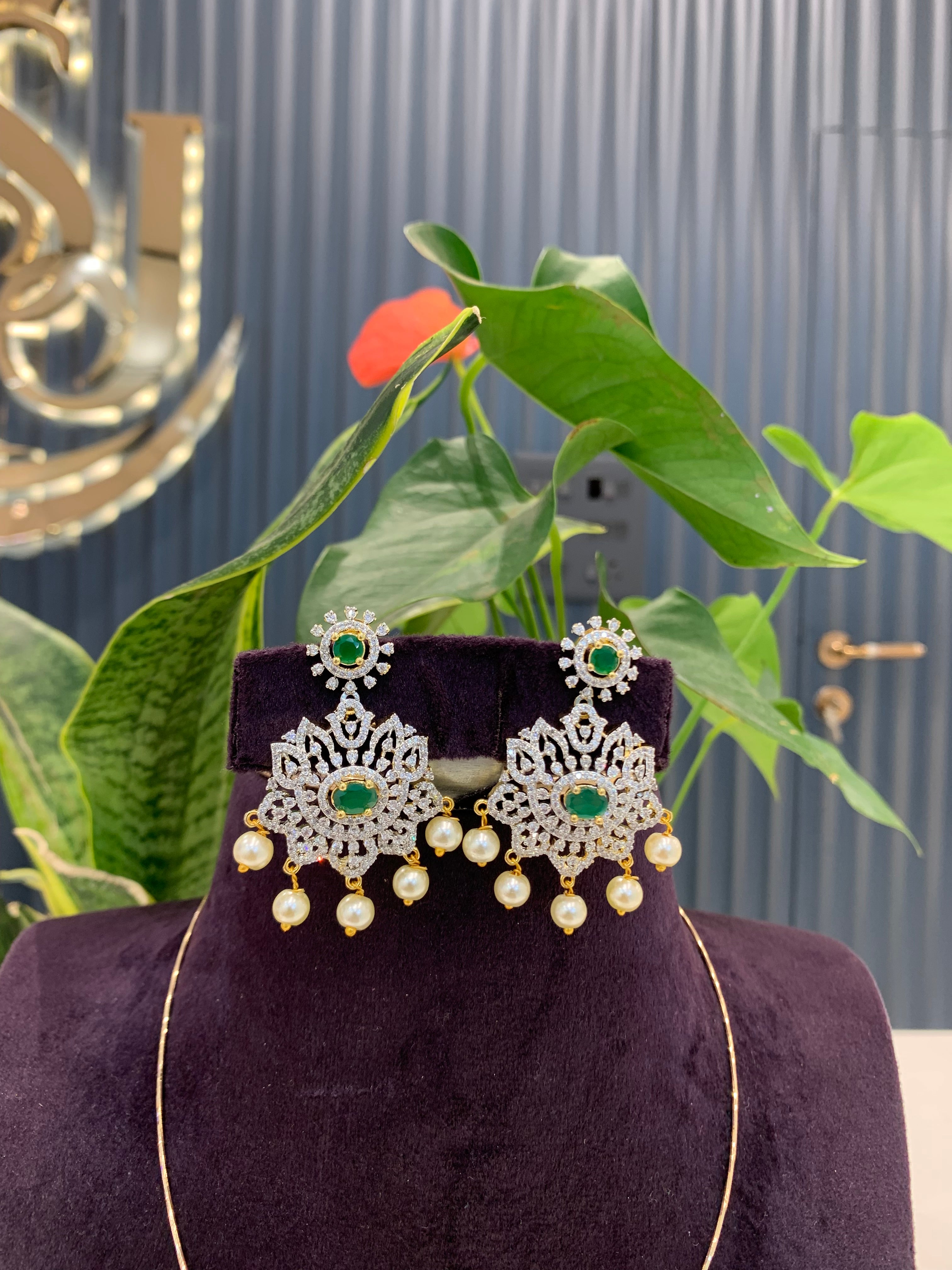 Beautiful detachable pendant with trendy hasli