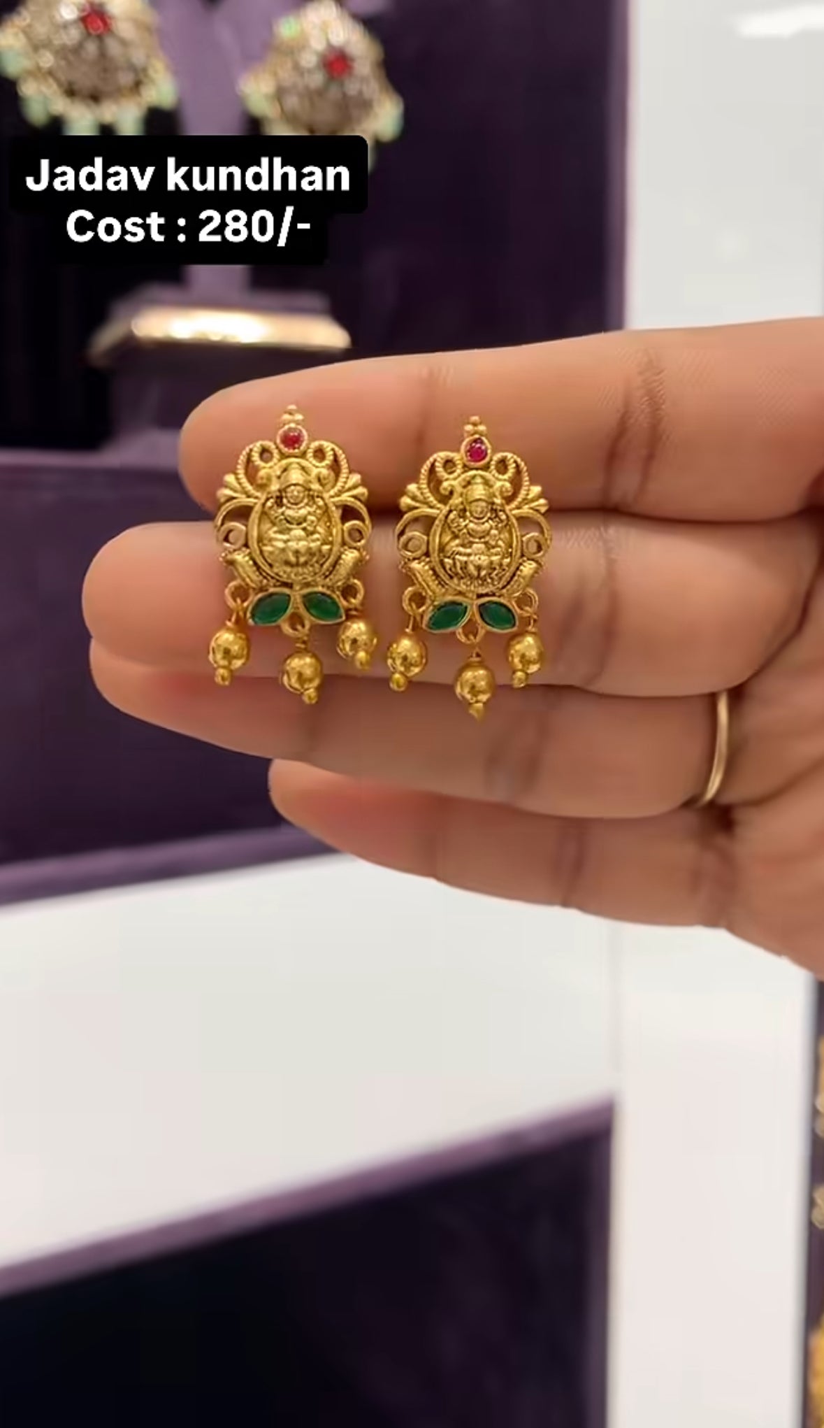 Beautiful jadav traditional studs
