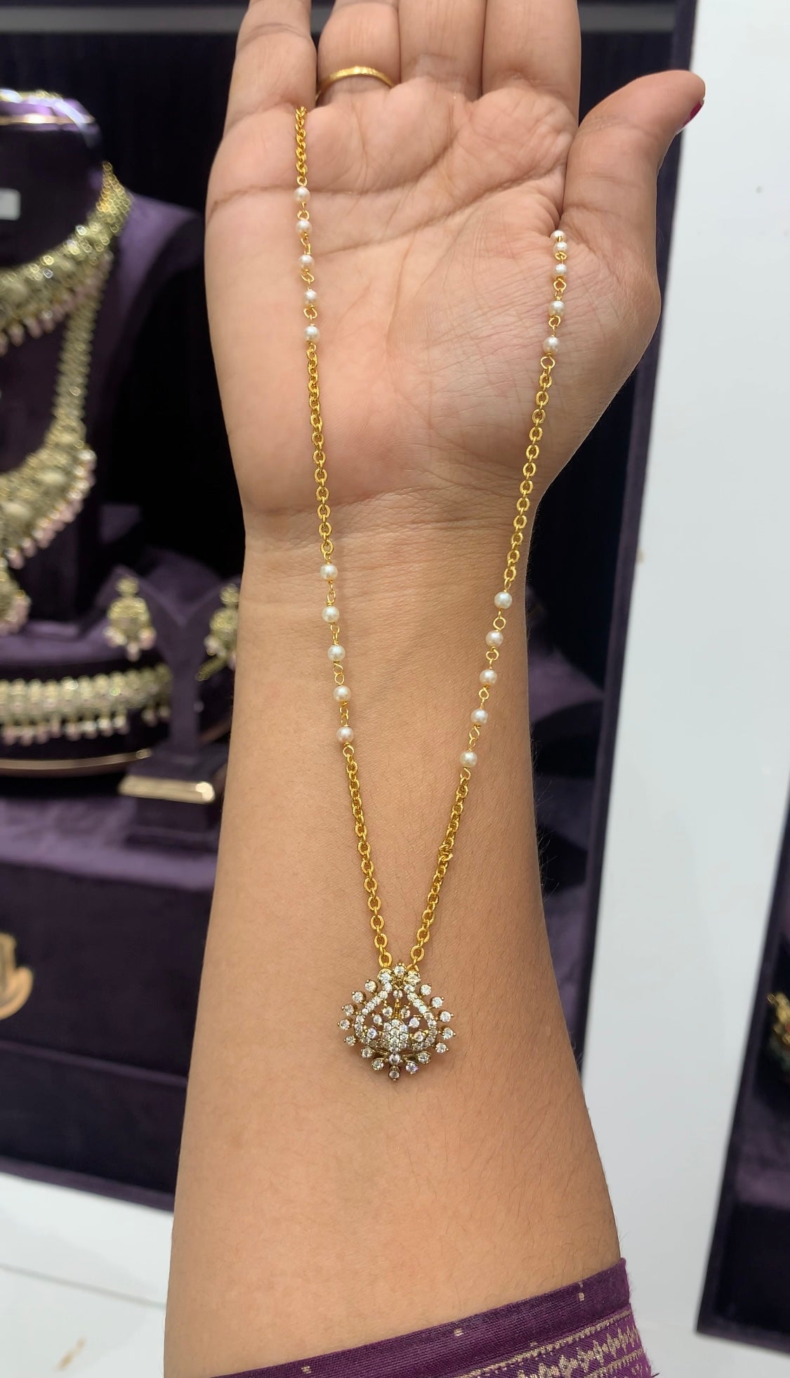 Beautiful locket with chain
