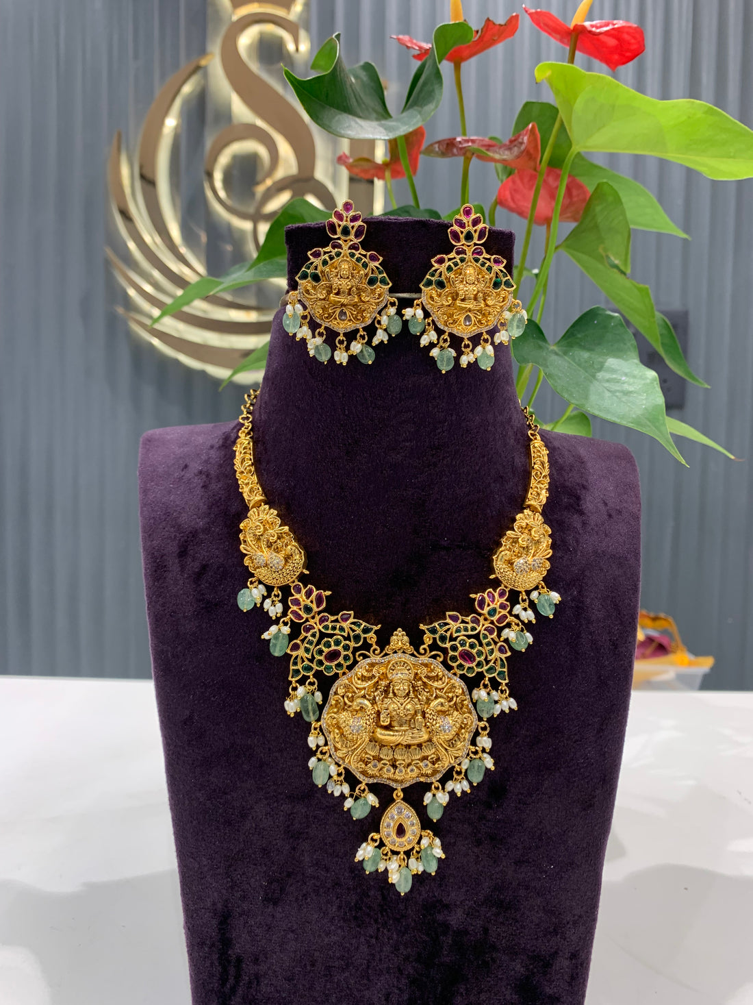 Beautiful nakshi necklace