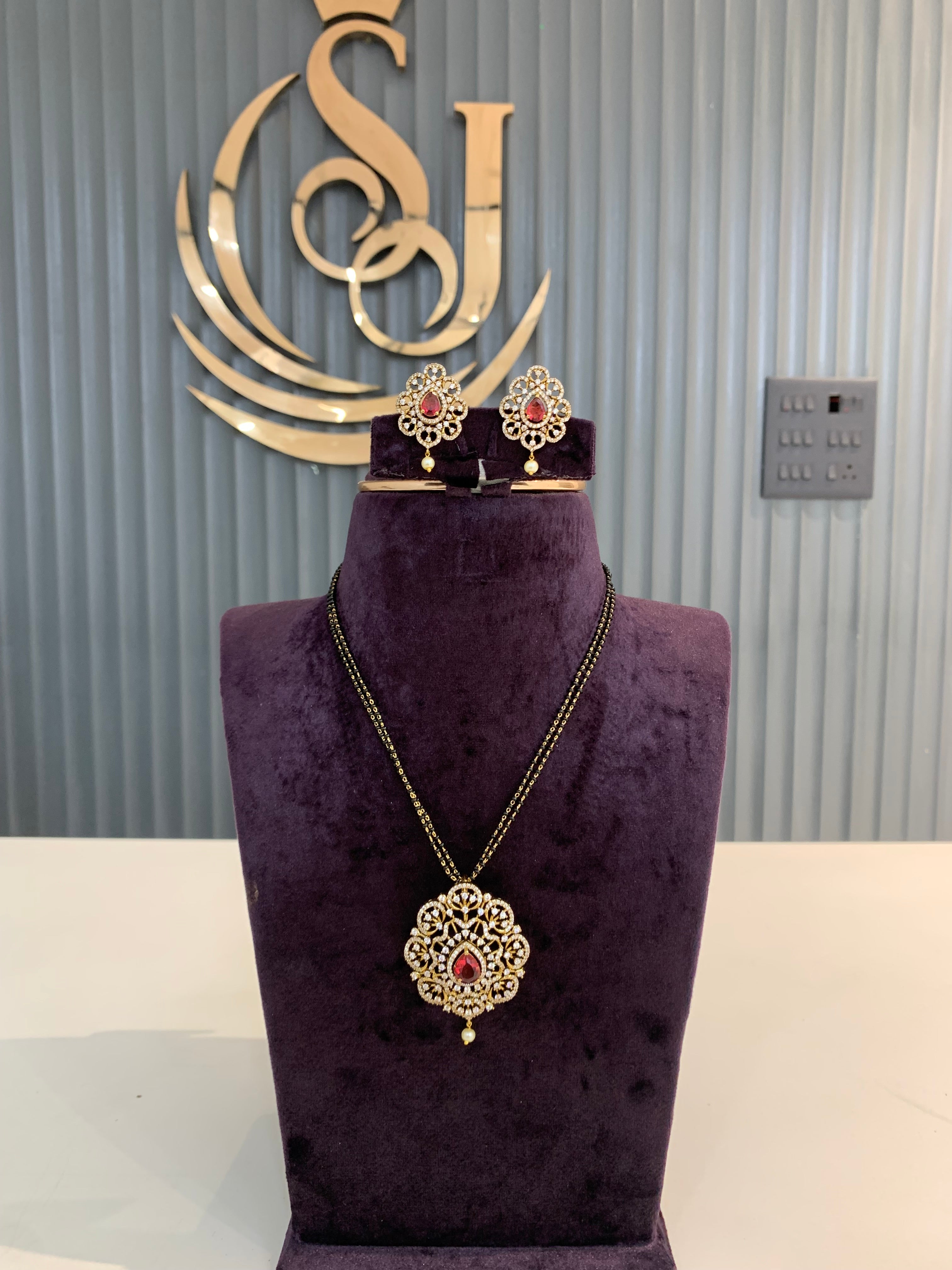 Beautiful black beads with removable locket set