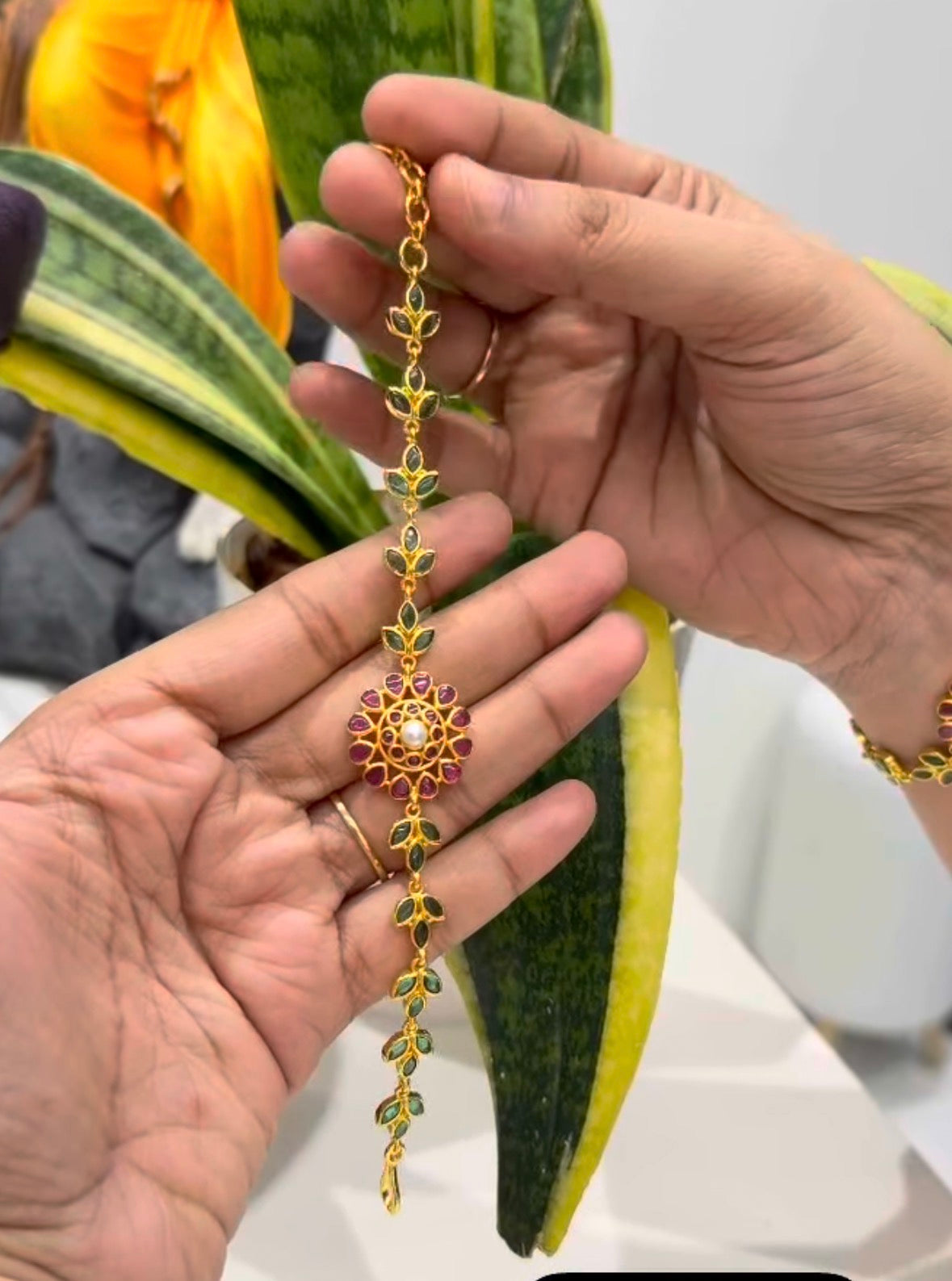 Beautiful Leaf Style Bracelet