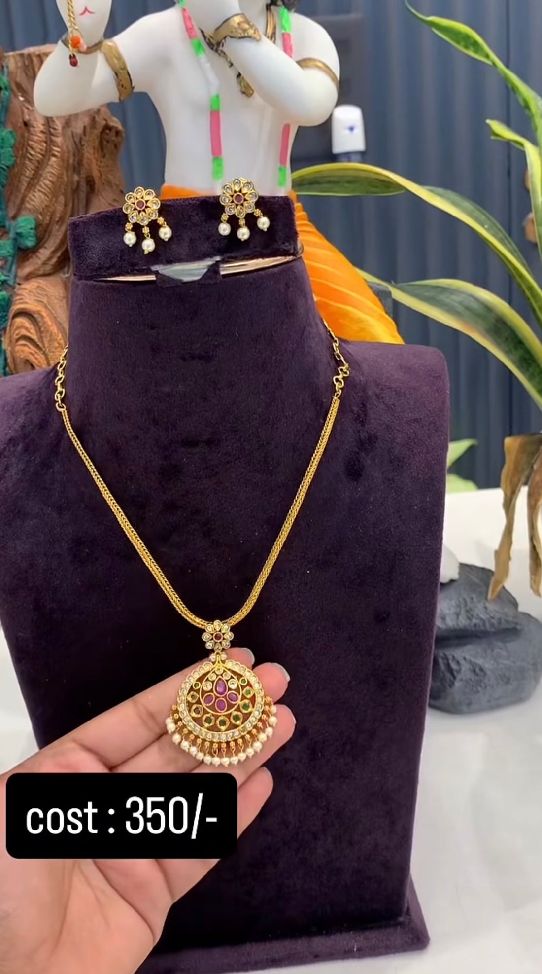 Beautiful simple necklace