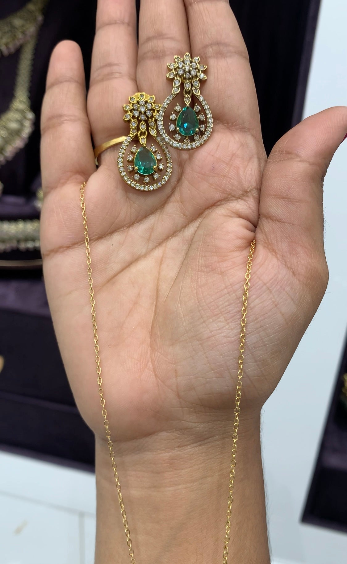 Beautiful Lcoket set with Chain