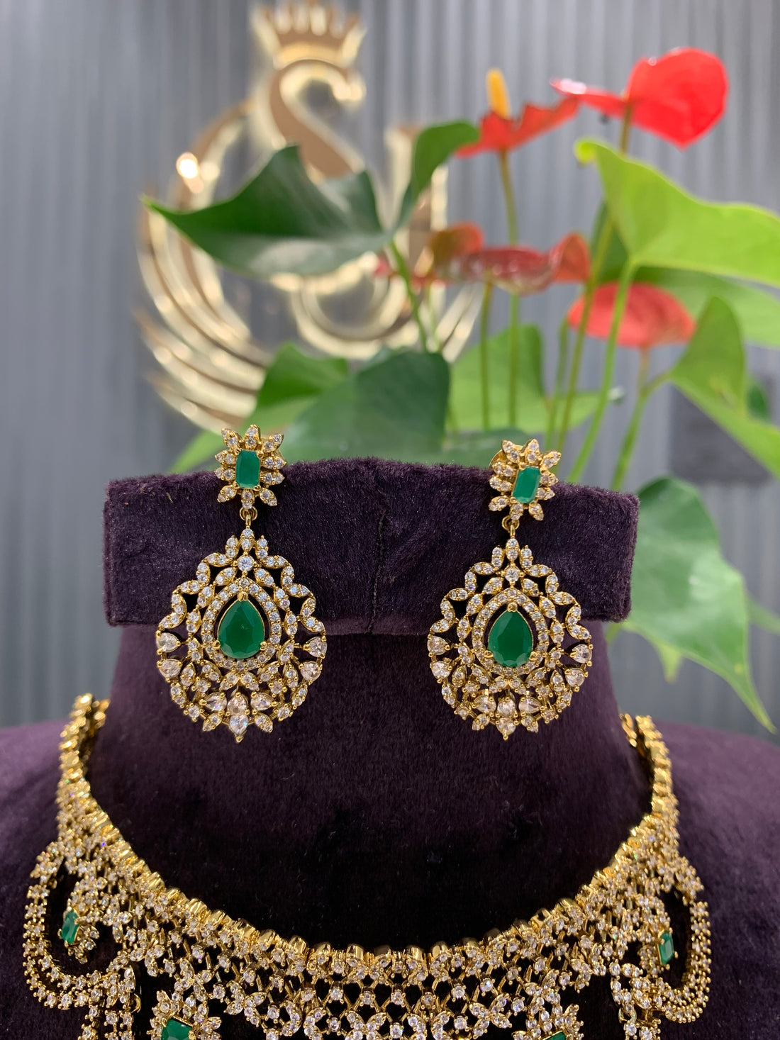 Beautiful chocker set