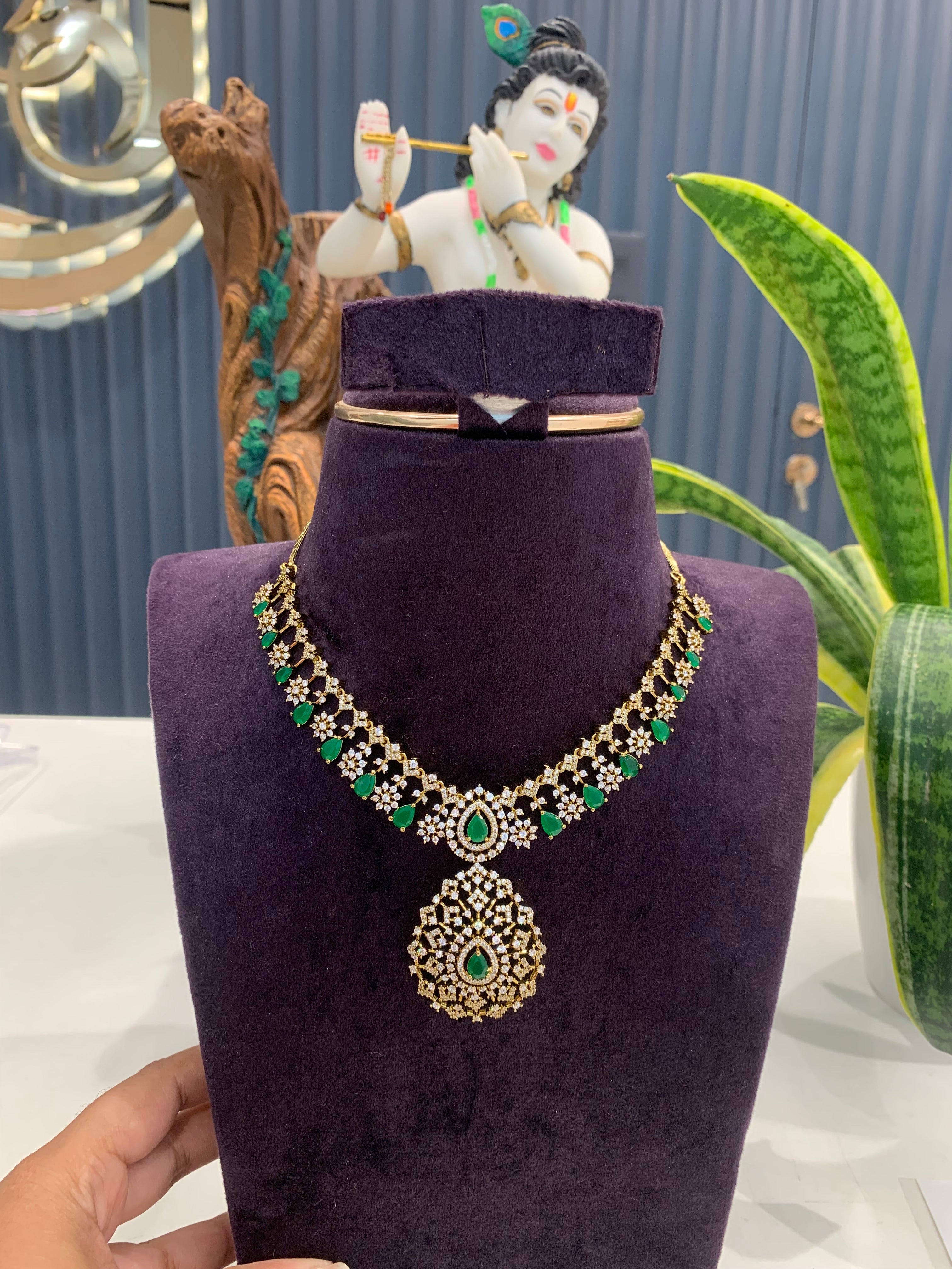Beautiful party necklace without earrings