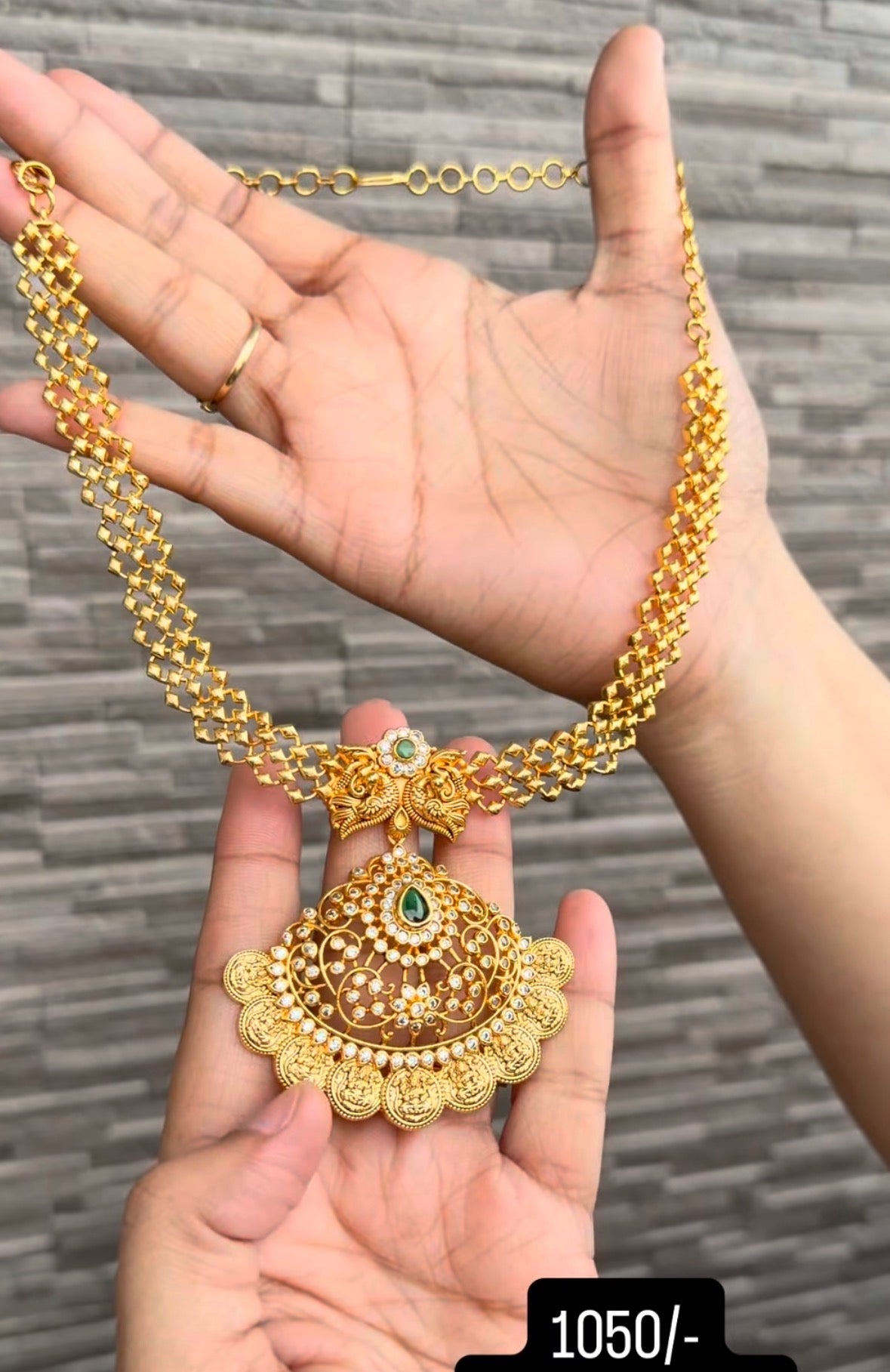 Beautiful nakhi necklace