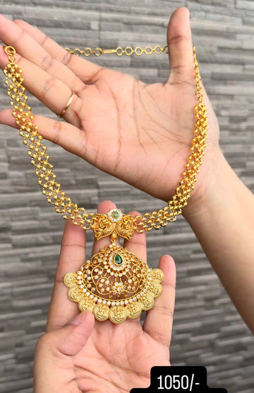 Beautiful nakhi necklace