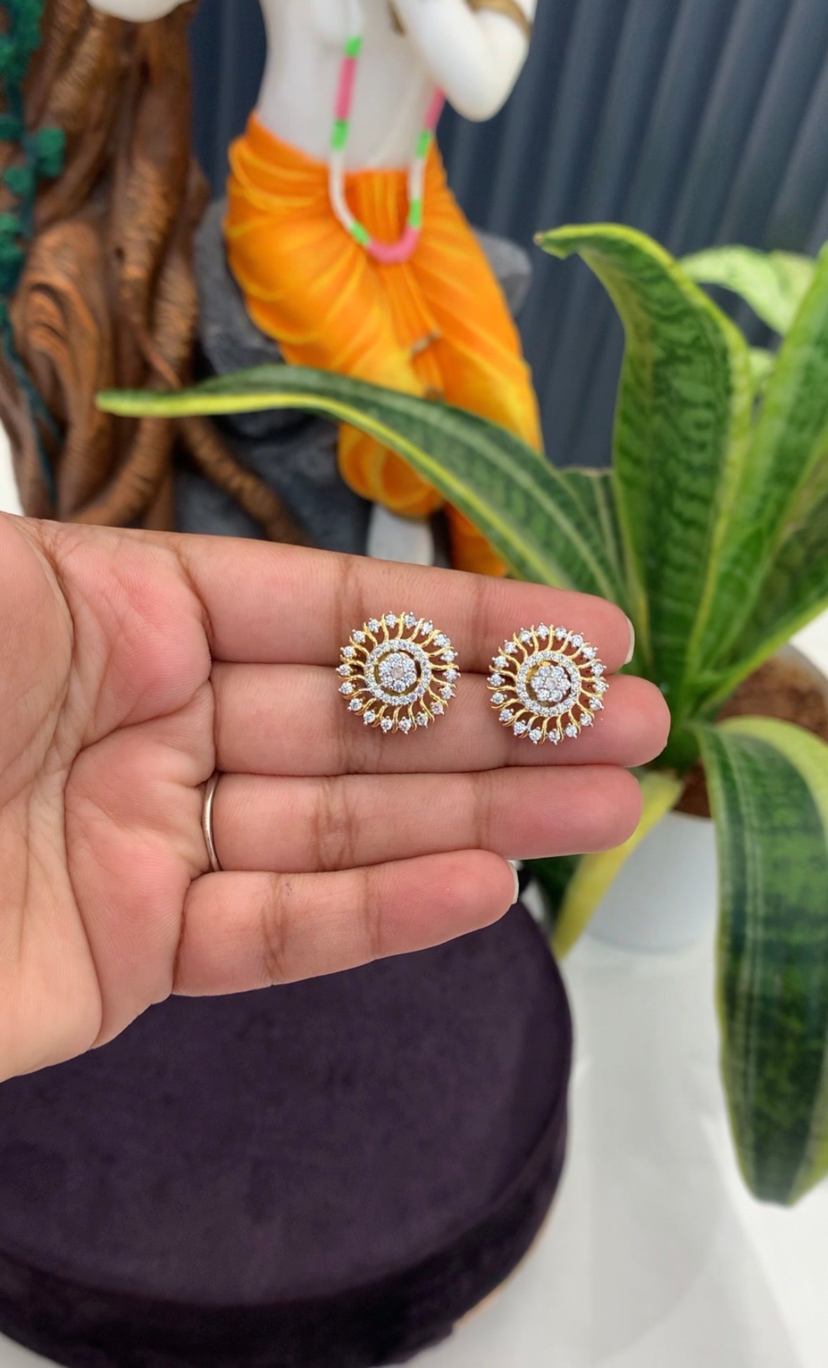 Beautiful diamond replica studs with pushback