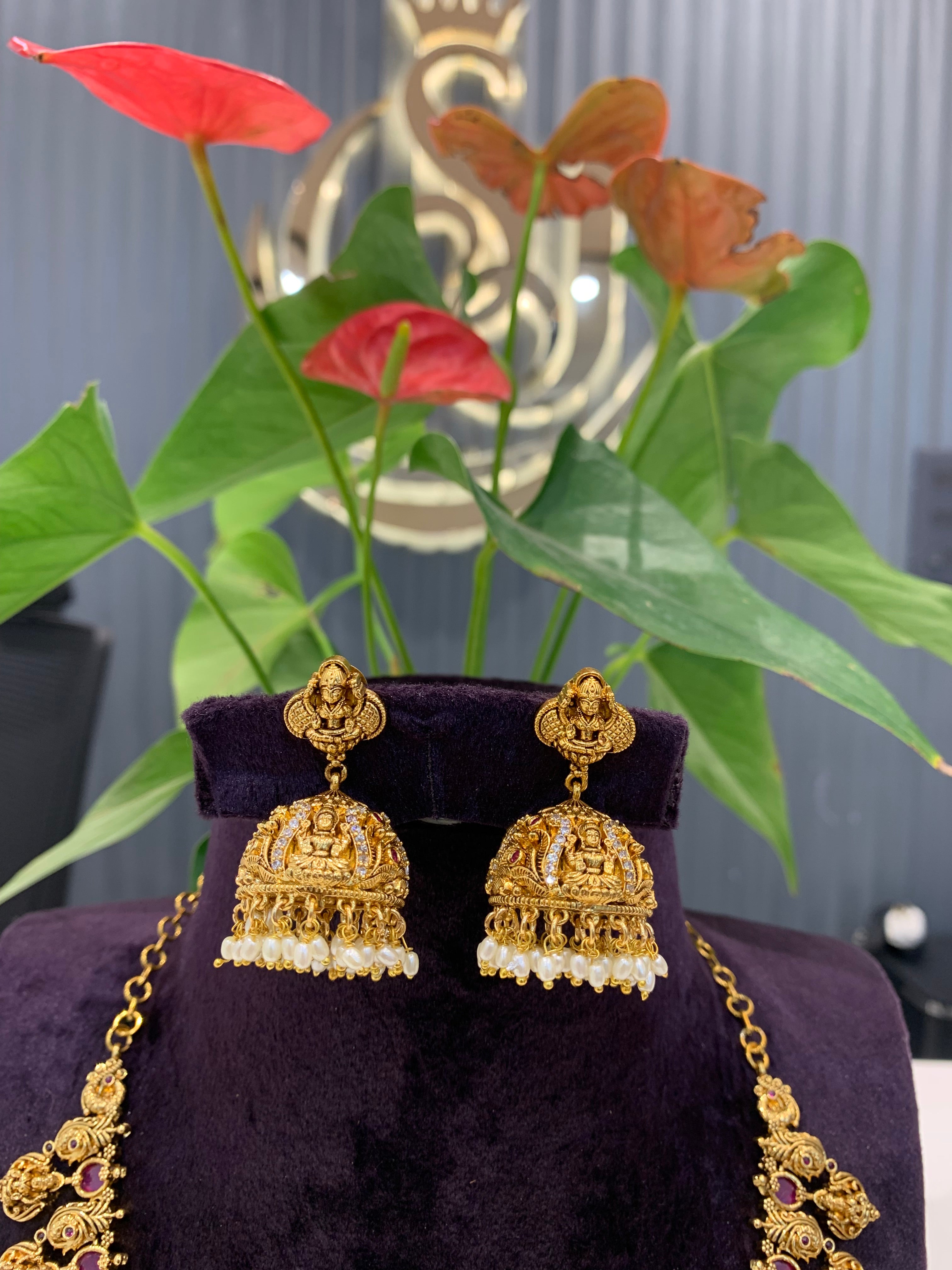 Beautiful nakshi short necklace