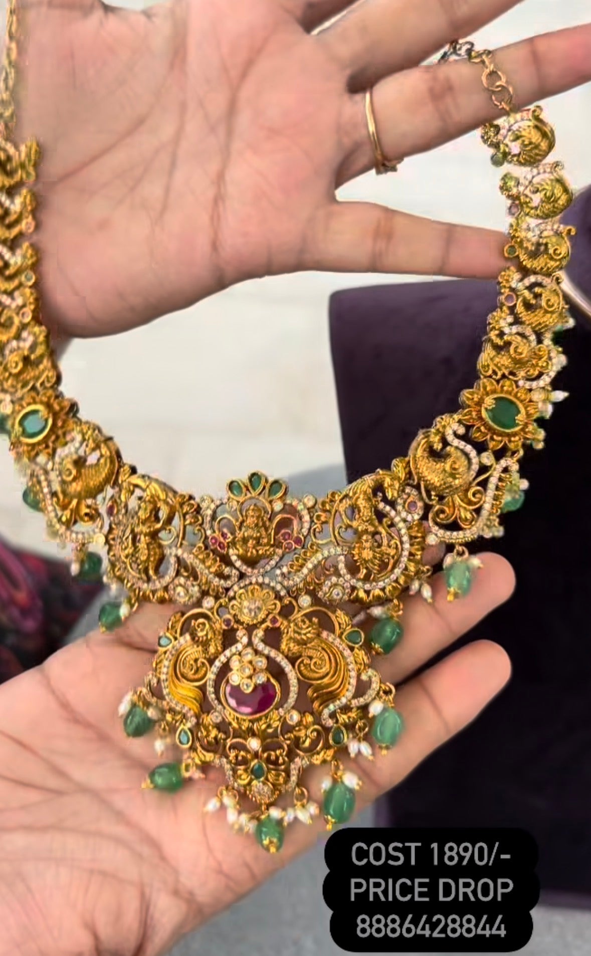Beautiful traditional necklace @ ashadam offer price
