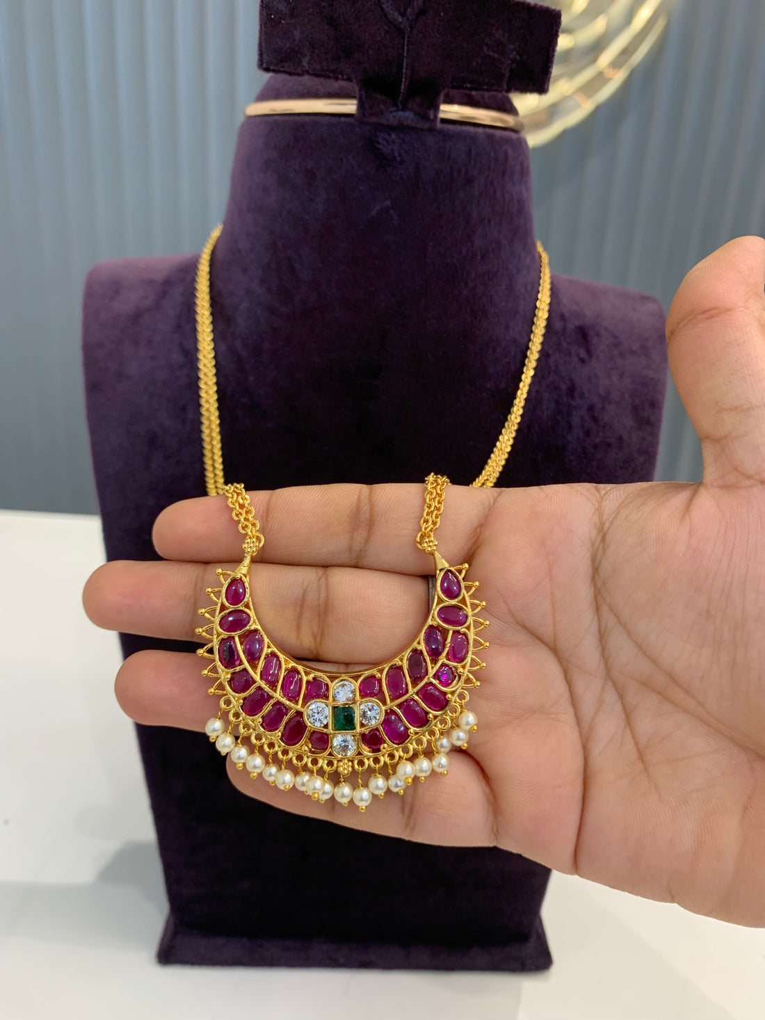 Beautiful chandraharam chain with Kempu stone 22inchs