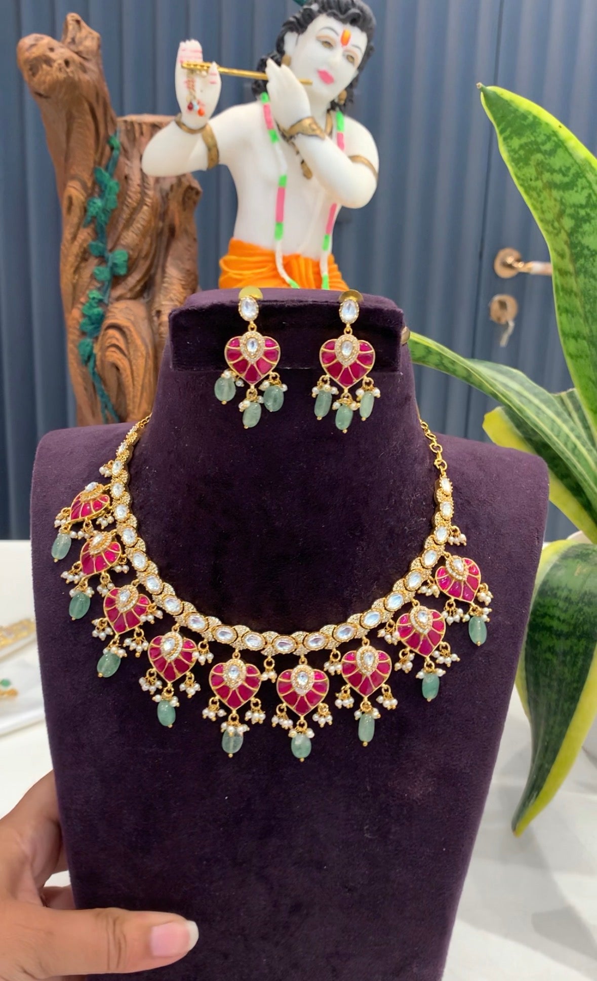 Beautiful jadav necklace
