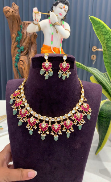 Beautiful jadav necklace