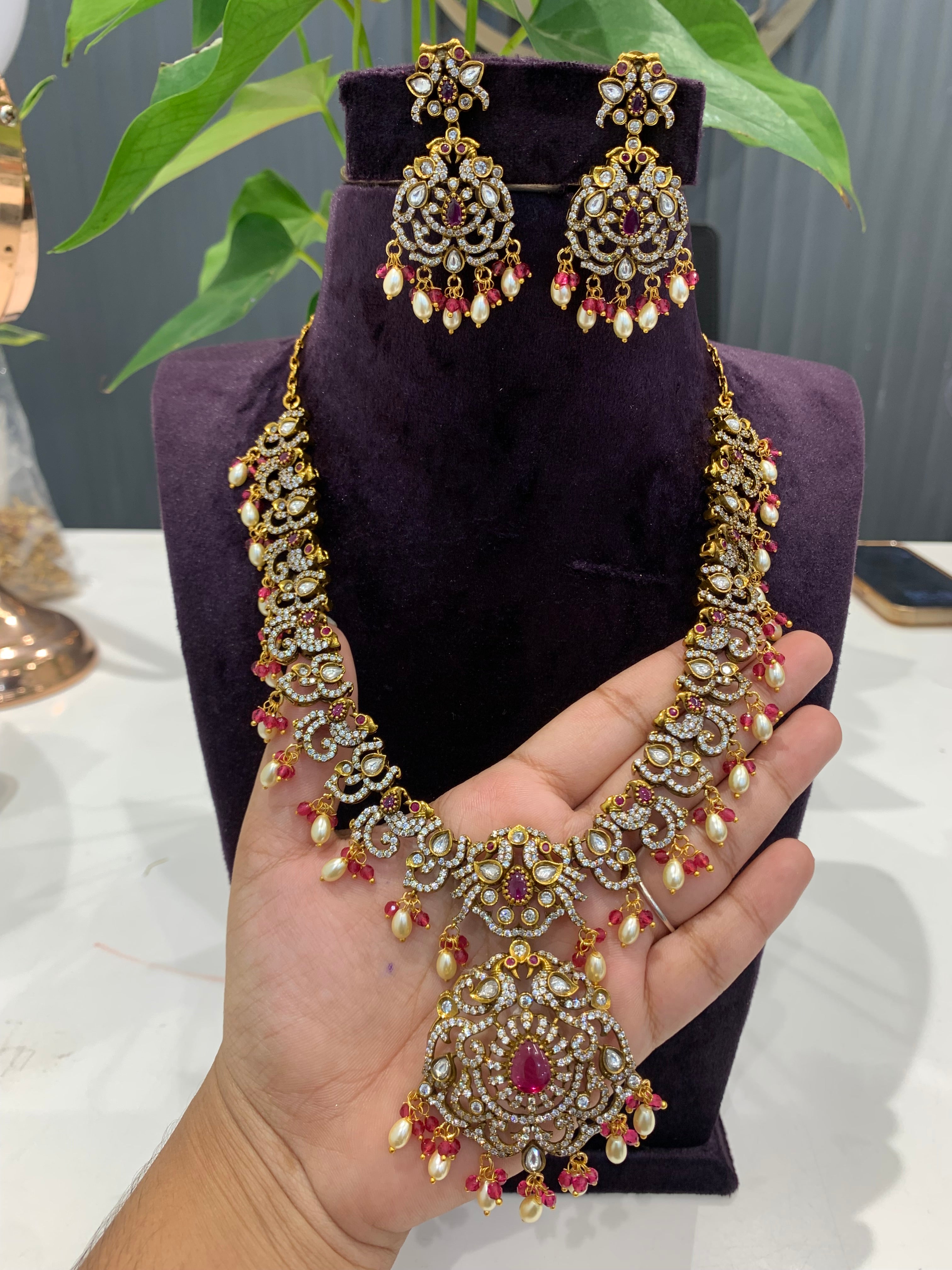 Beautiful mehandhi polish customised necklace