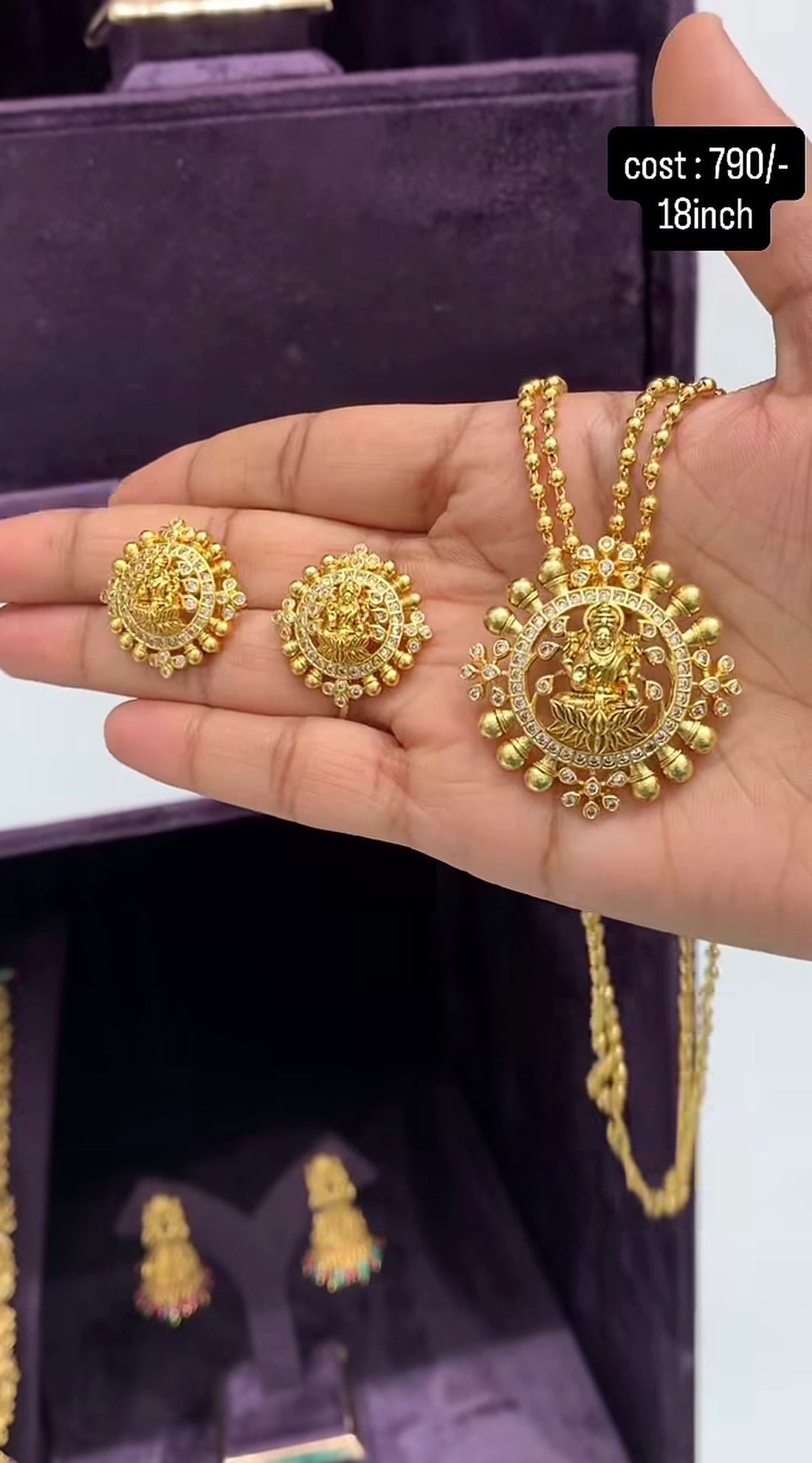 Beautiful customised pendant set