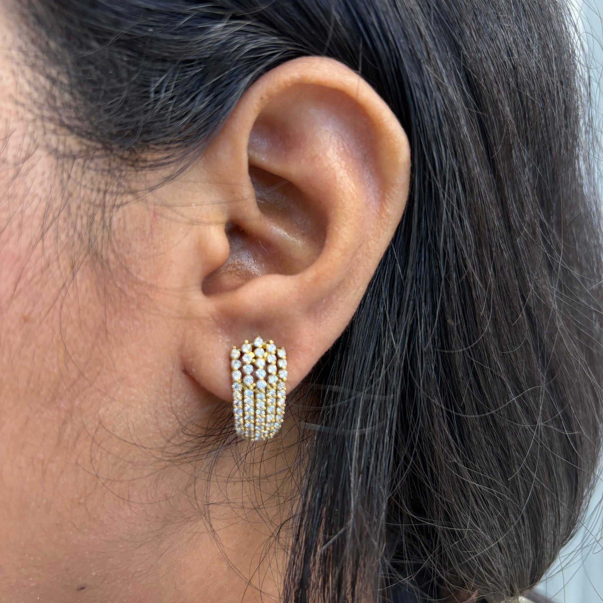 Victoria studs