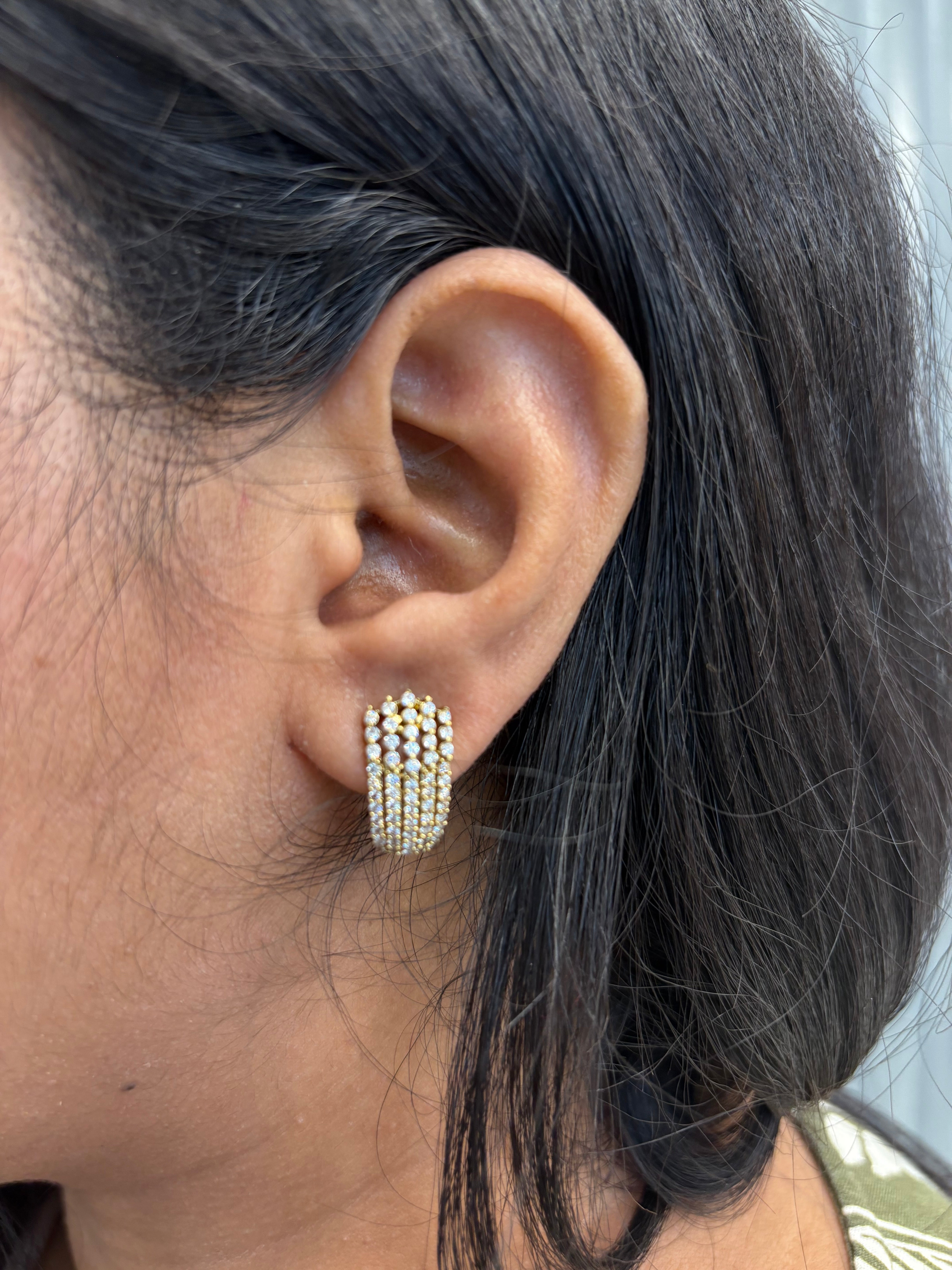 Victoria studs