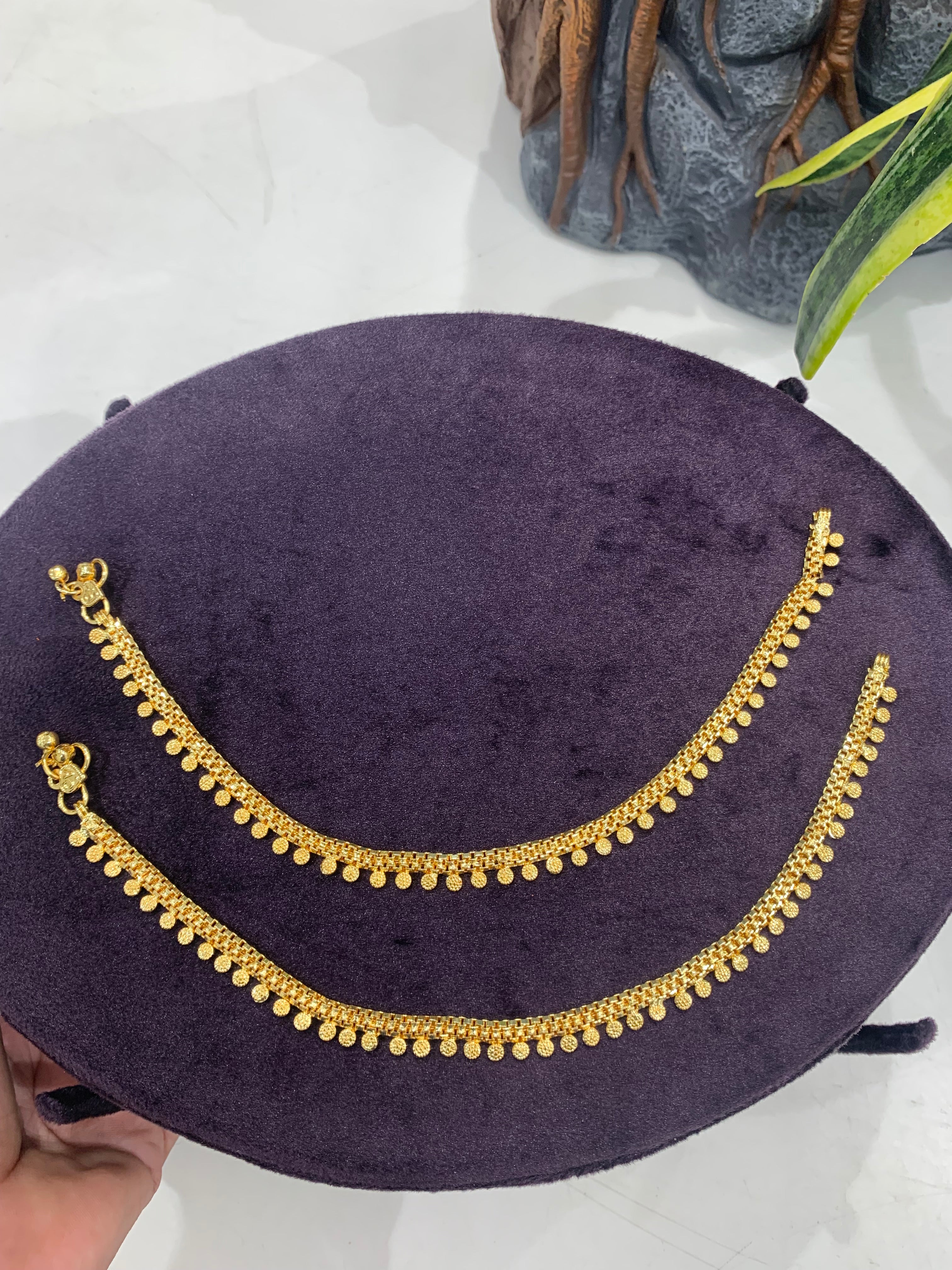 Beautiful gold polish anklets
