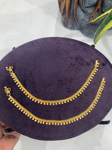 Beautiful gold polish anklets