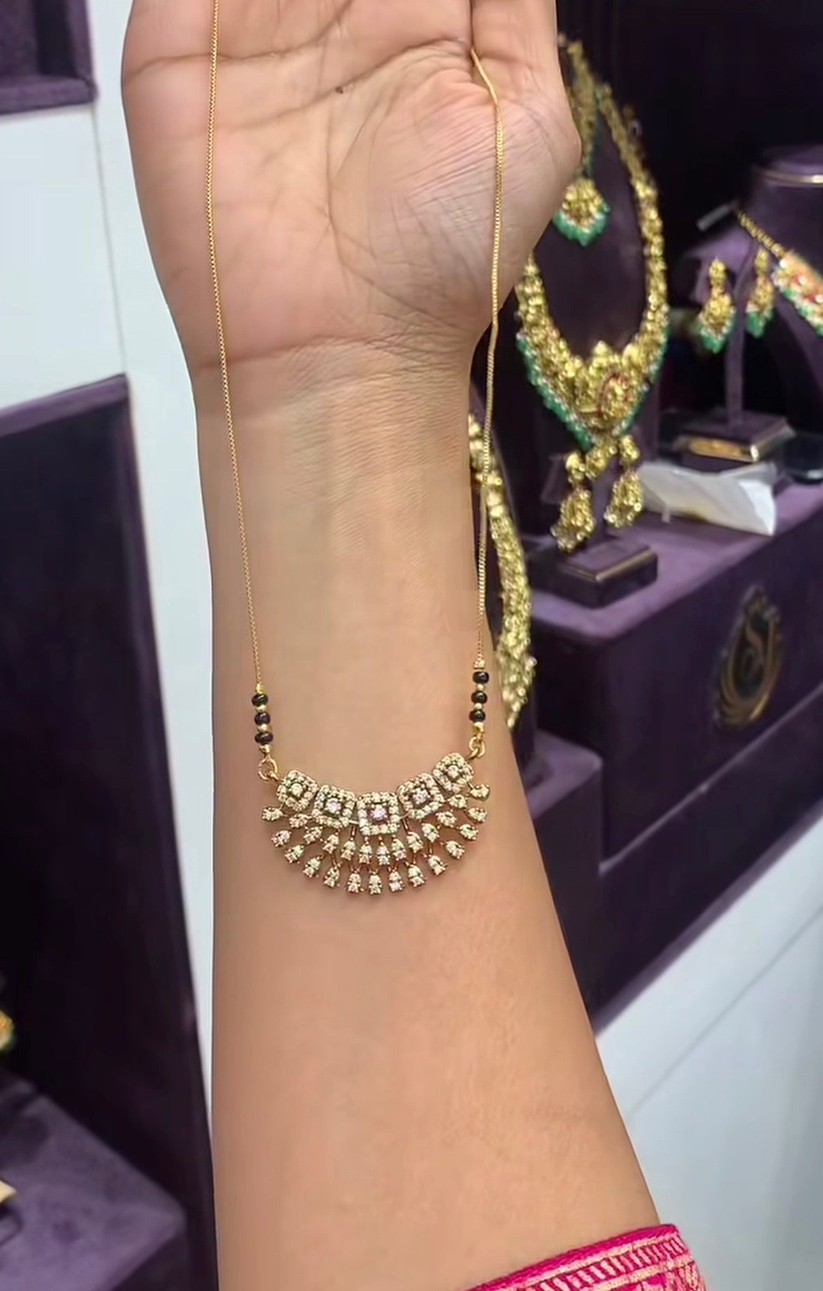 Beautiful Pendent with Simple chain