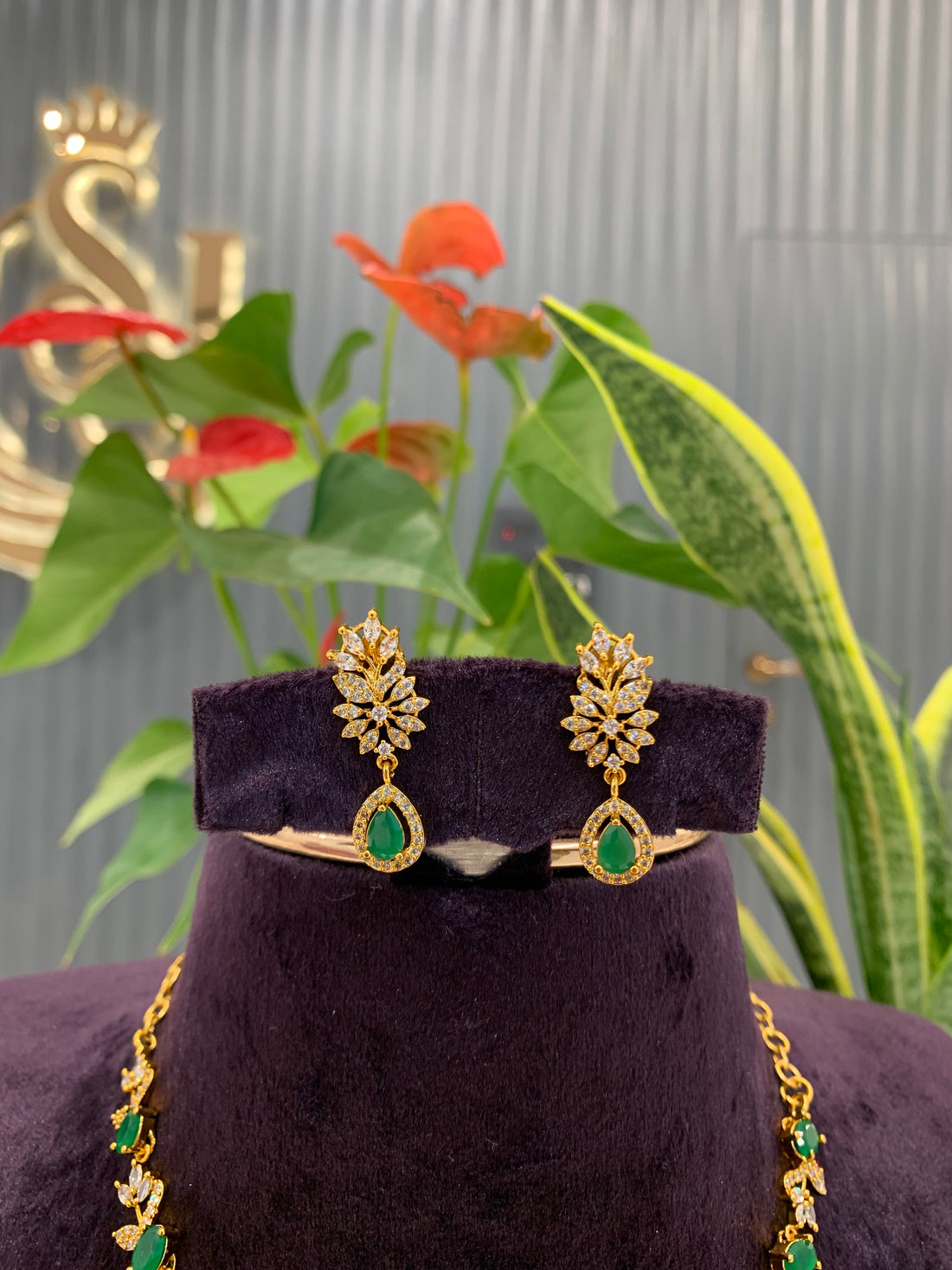 Beautiful simple nd cute necklace