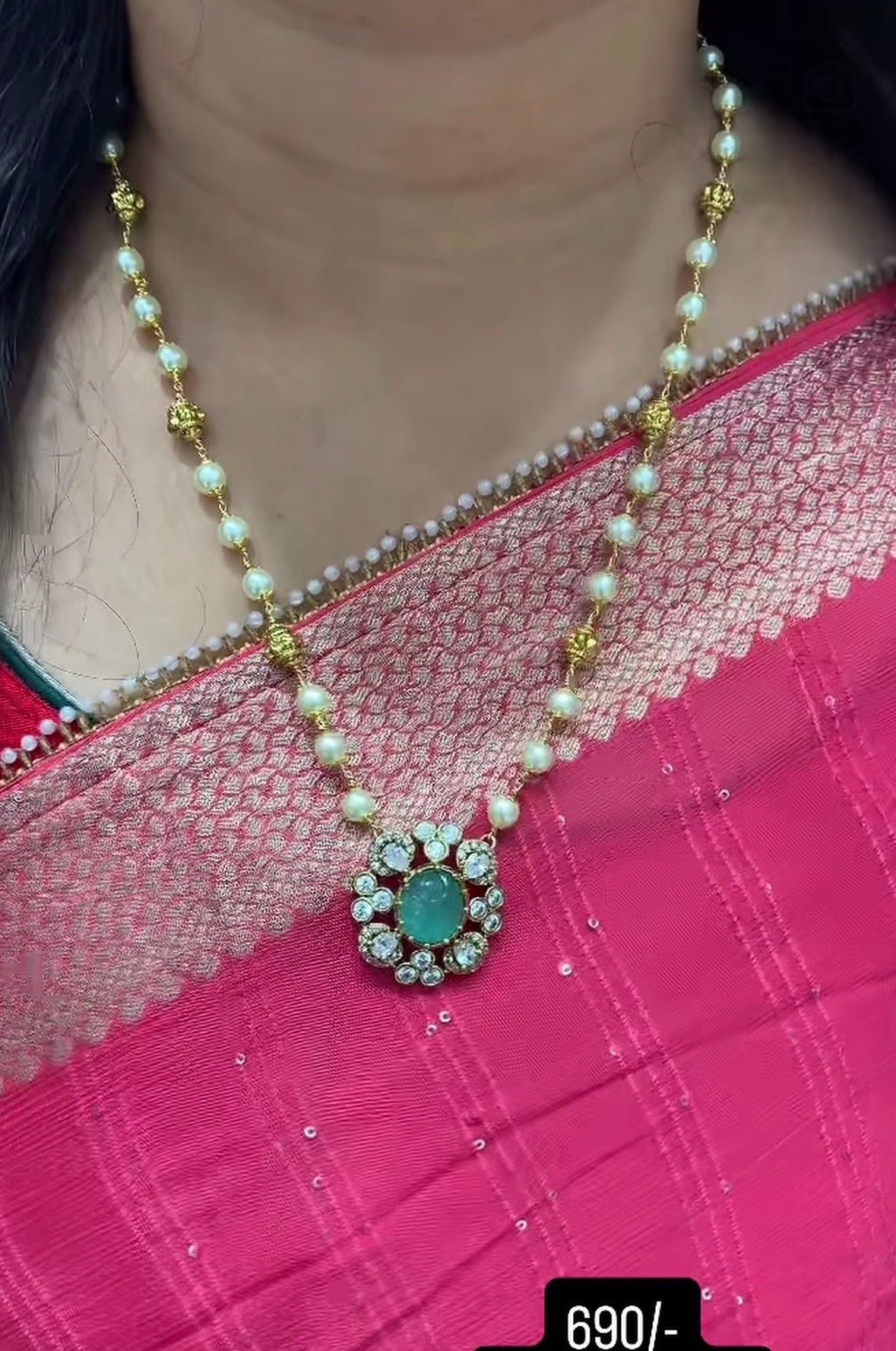 Beautiful Locket with stylish Chain