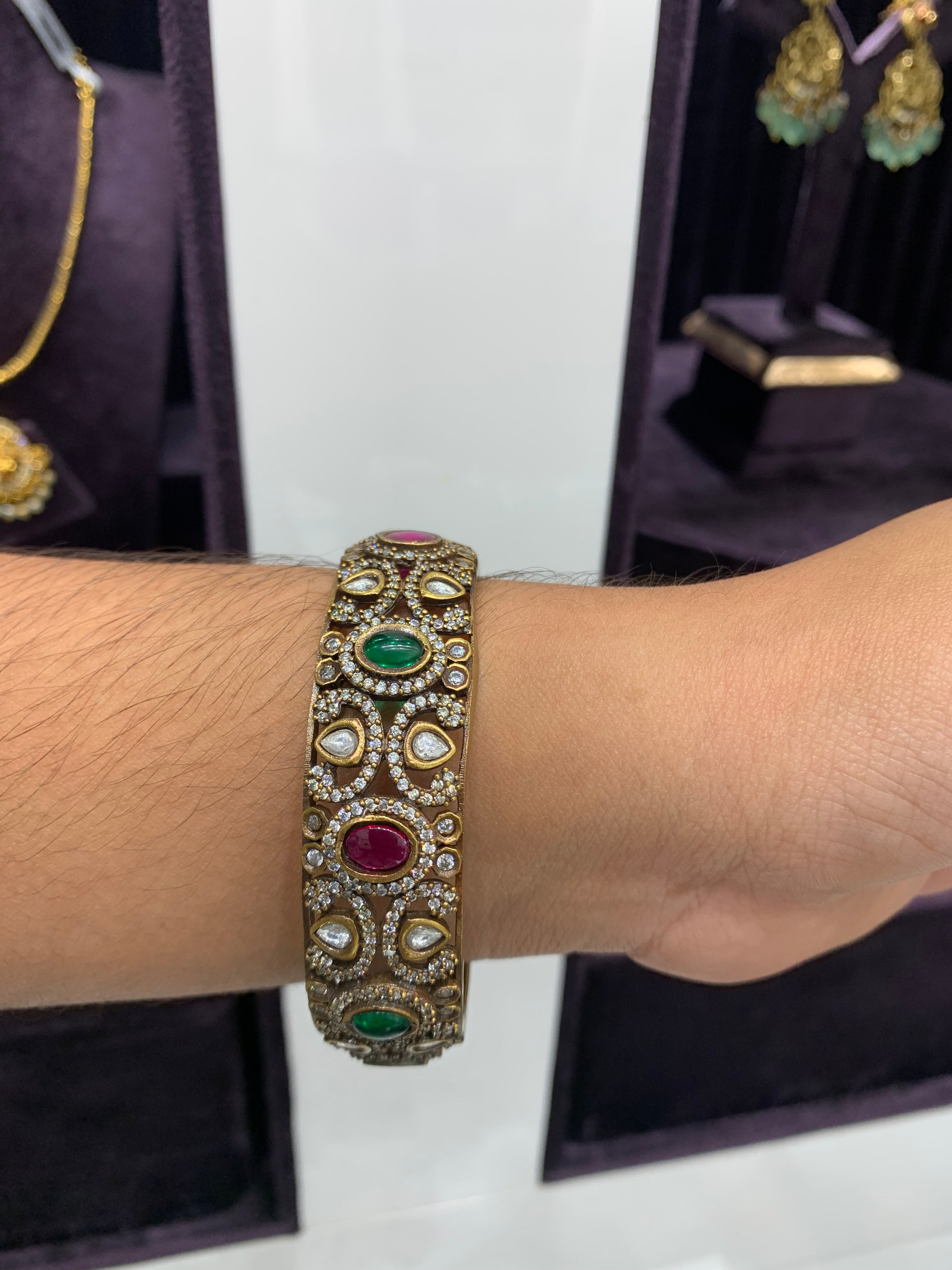 Beautiful mehandi polish polki bangle (single)