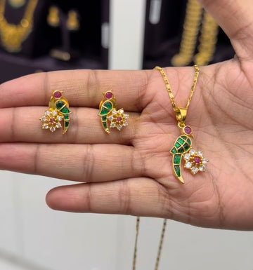 Beautiful Jadav Kundhan Peacock Design Locket & Earrings ( without Chain )