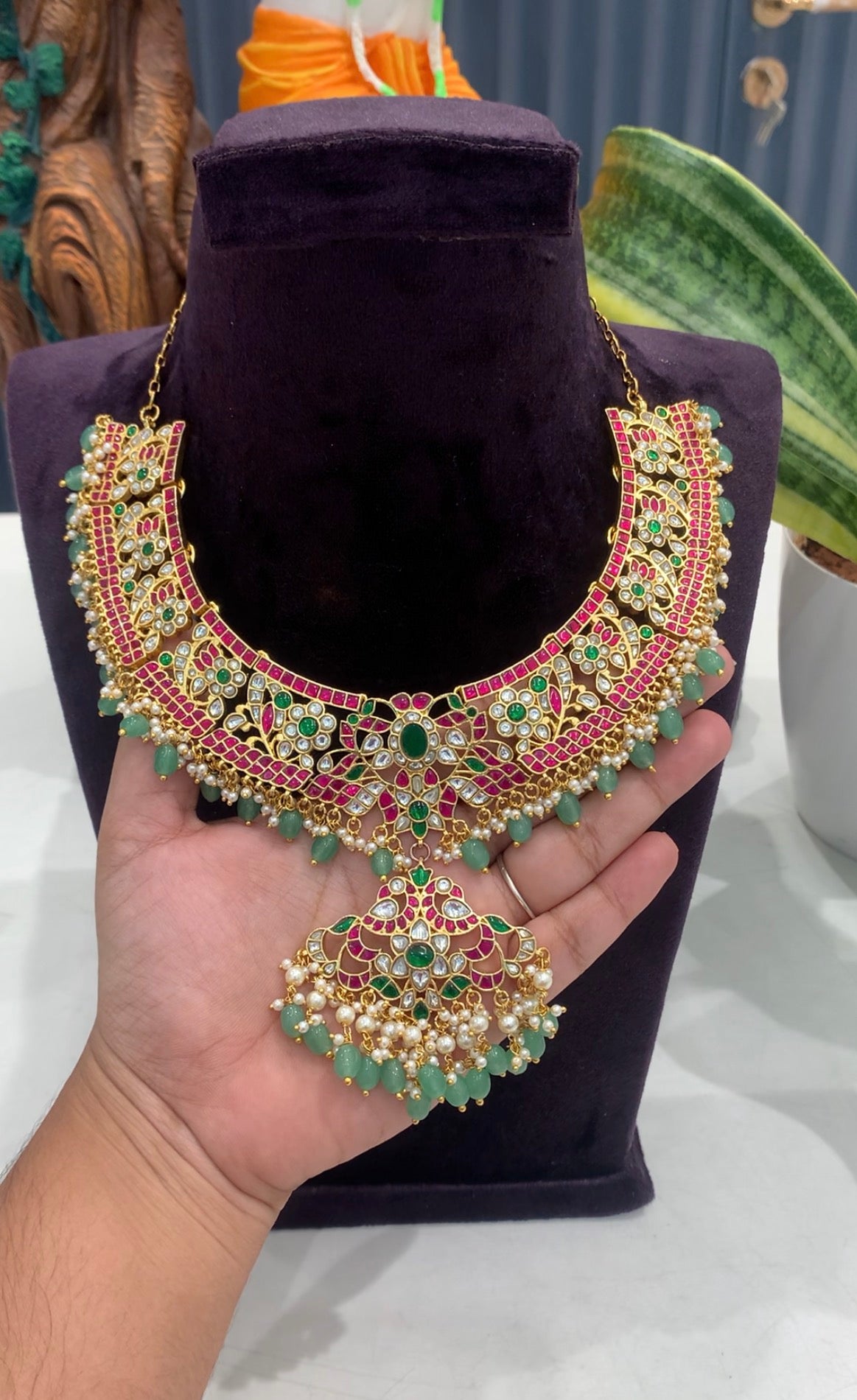 Beautiful jadav necklace