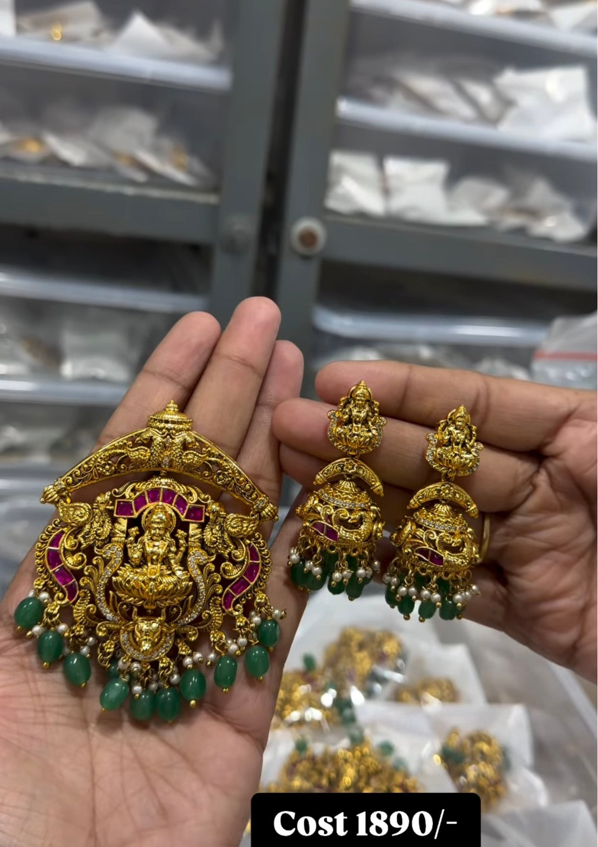 Beautiful Nakshi 3D pendent set