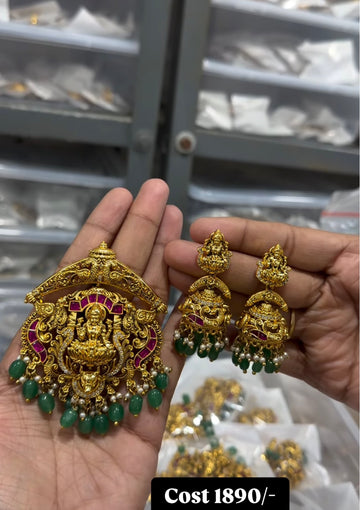 Beautiful Nakshi 3D pendent set