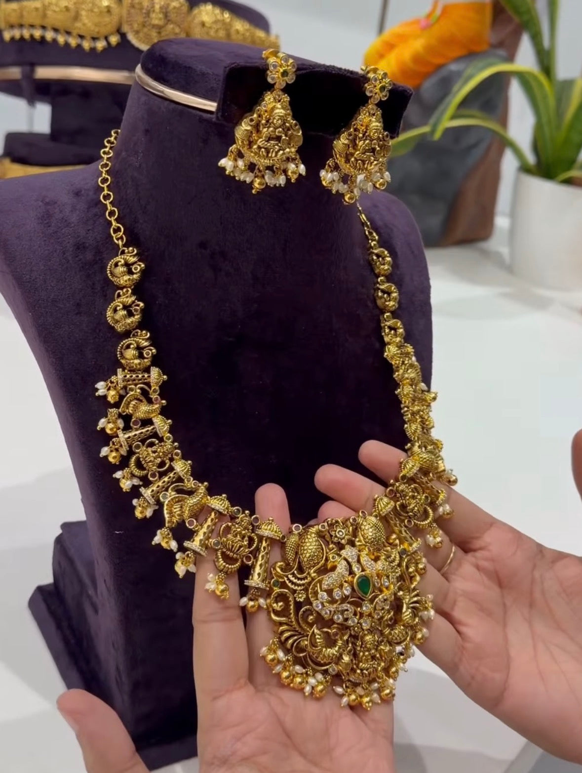 Beautiful Traditional Lakshmidevi Miniharam with Earrings