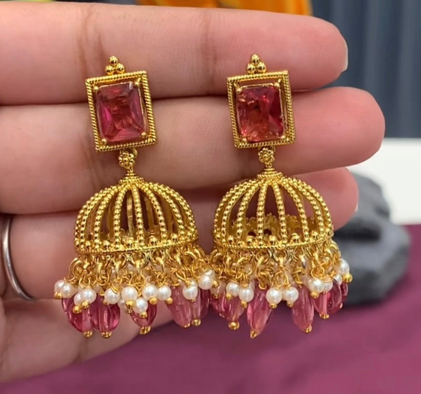 Beautiful Red Stone Jumkies