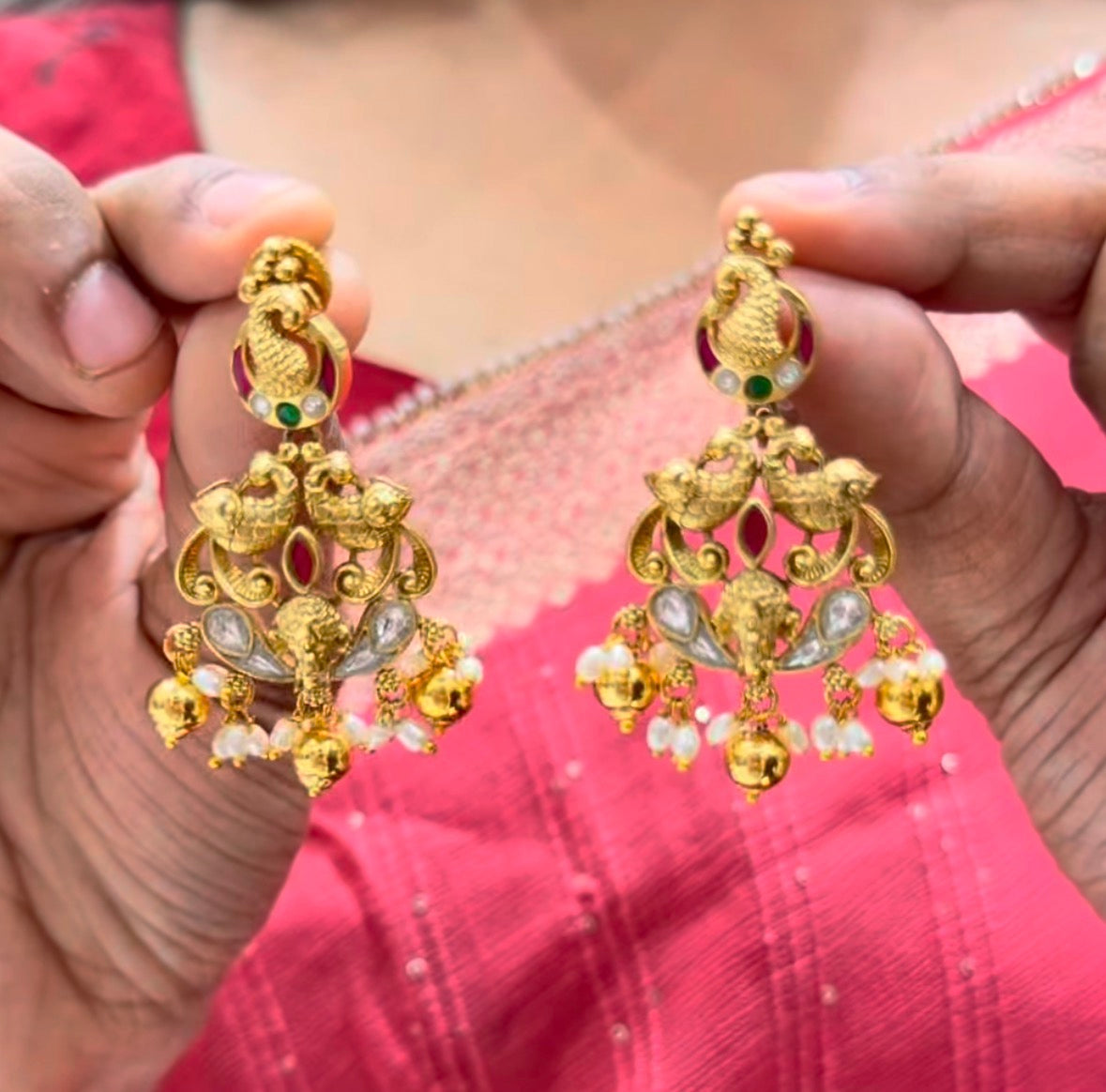 Beautiful Jadav Kundhan Neck Set without God Motives with Earrings