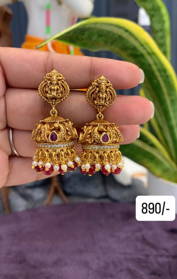 Beautiful traditional jumkies