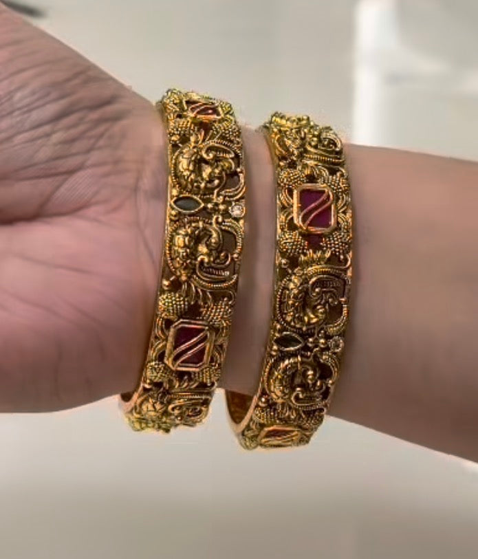 Beautiful peacock Design Bangles without God Motive ( single )