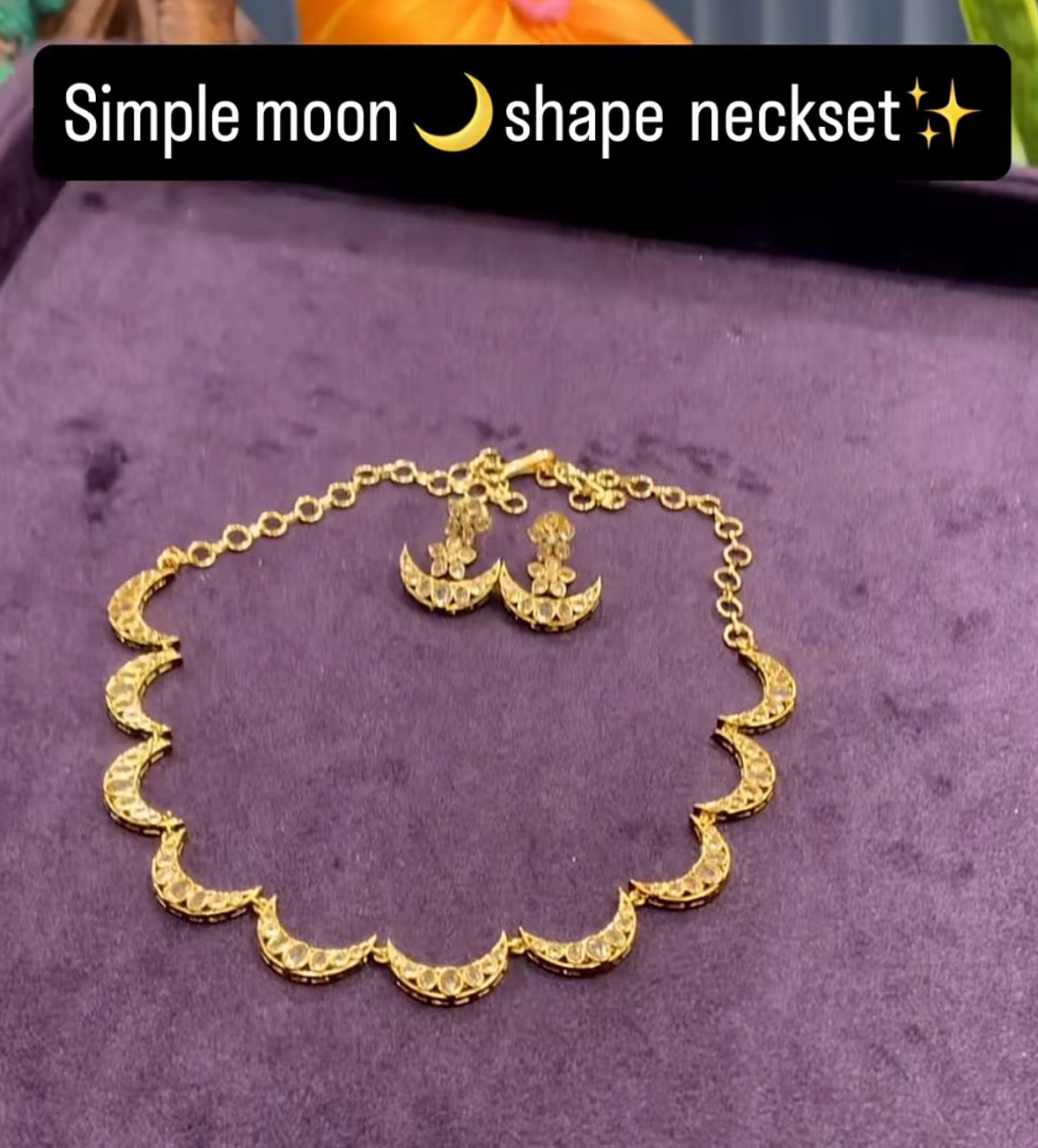Beautiful Moon Necklace With Pushback Earrings
