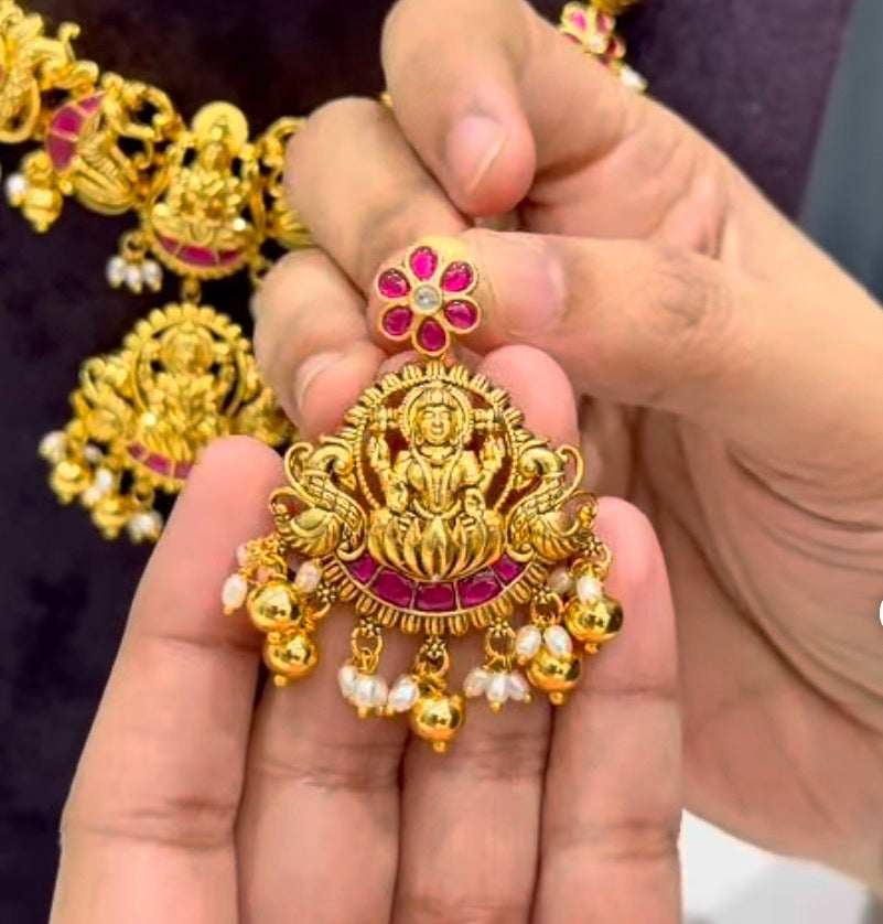 Beautiful Traditional Lakshmidevi NeckSet with JadavKundhan Stone with Pushback Earrings